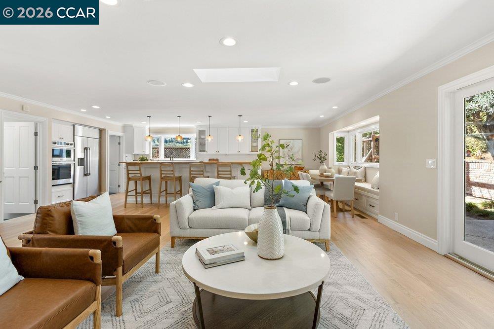 Detail Gallery Image 11 of 43 For 7 Whitehall Dr, Orinda,  CA 94563 - 3 Beds | 2 Baths