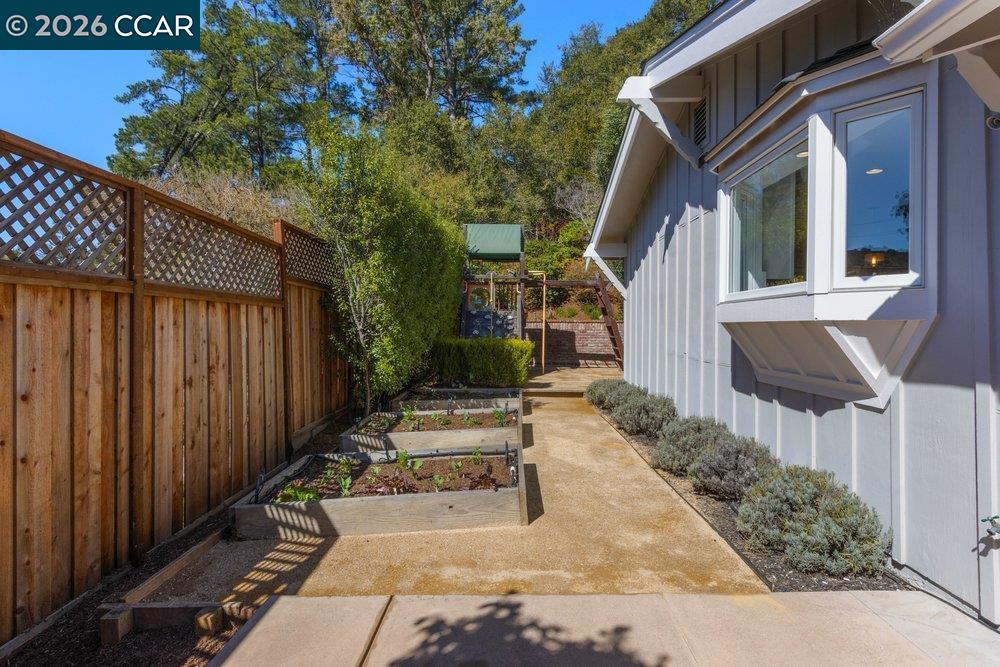 Detail Gallery Image 40 of 43 For 7 Whitehall Dr, Orinda,  CA 94563 - 3 Beds | 2 Baths