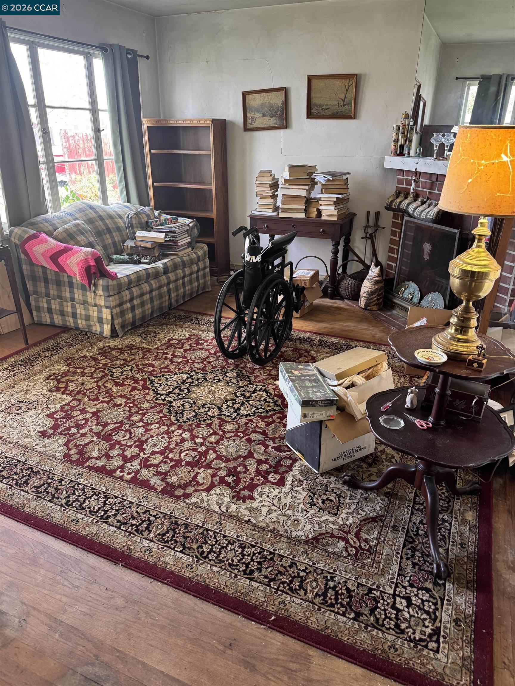 Detail Gallery Image 4 of 12 For 1418 Esmond Ave, Richmond,  CA 94801 - 2 Beds | 1 Baths