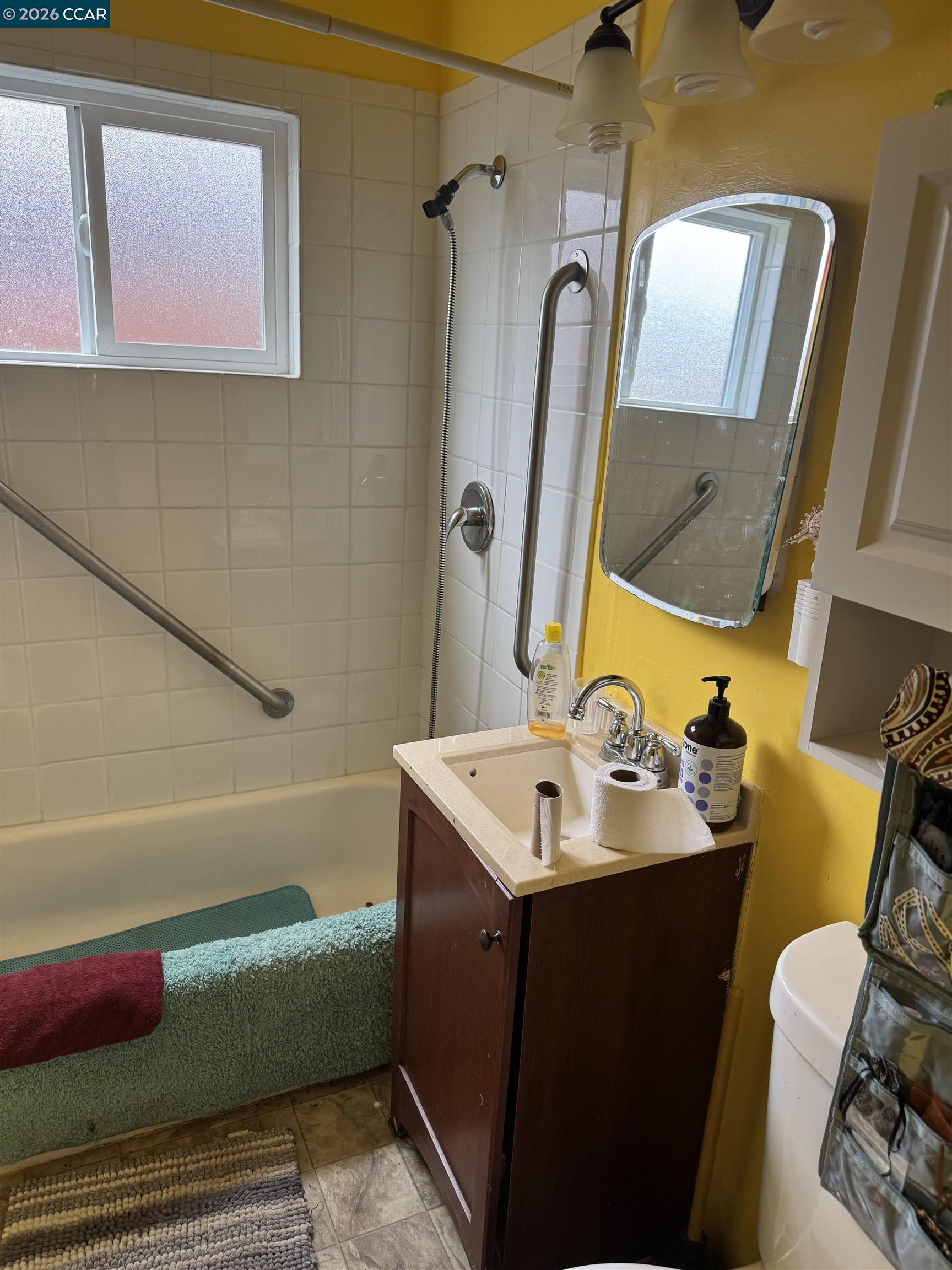 Detail Gallery Image 5 of 12 For 1418 Esmond Ave, Richmond,  CA 94801 - 2 Beds | 1 Baths