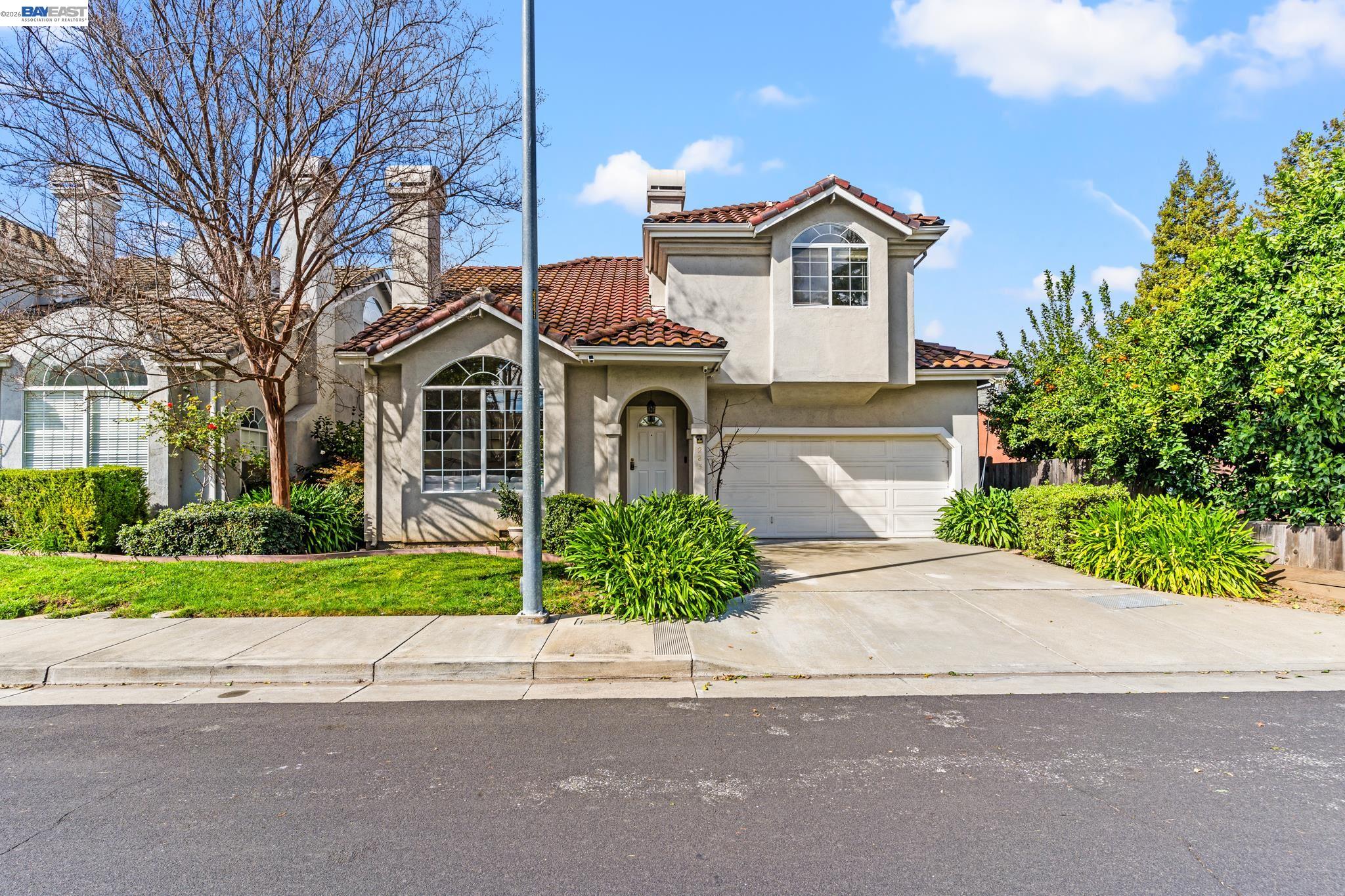 Detail Gallery Image 2 of 36 For 283 Esther Ave, Campbell,  CA 95008-1202 - 3 Beds | 3 Baths