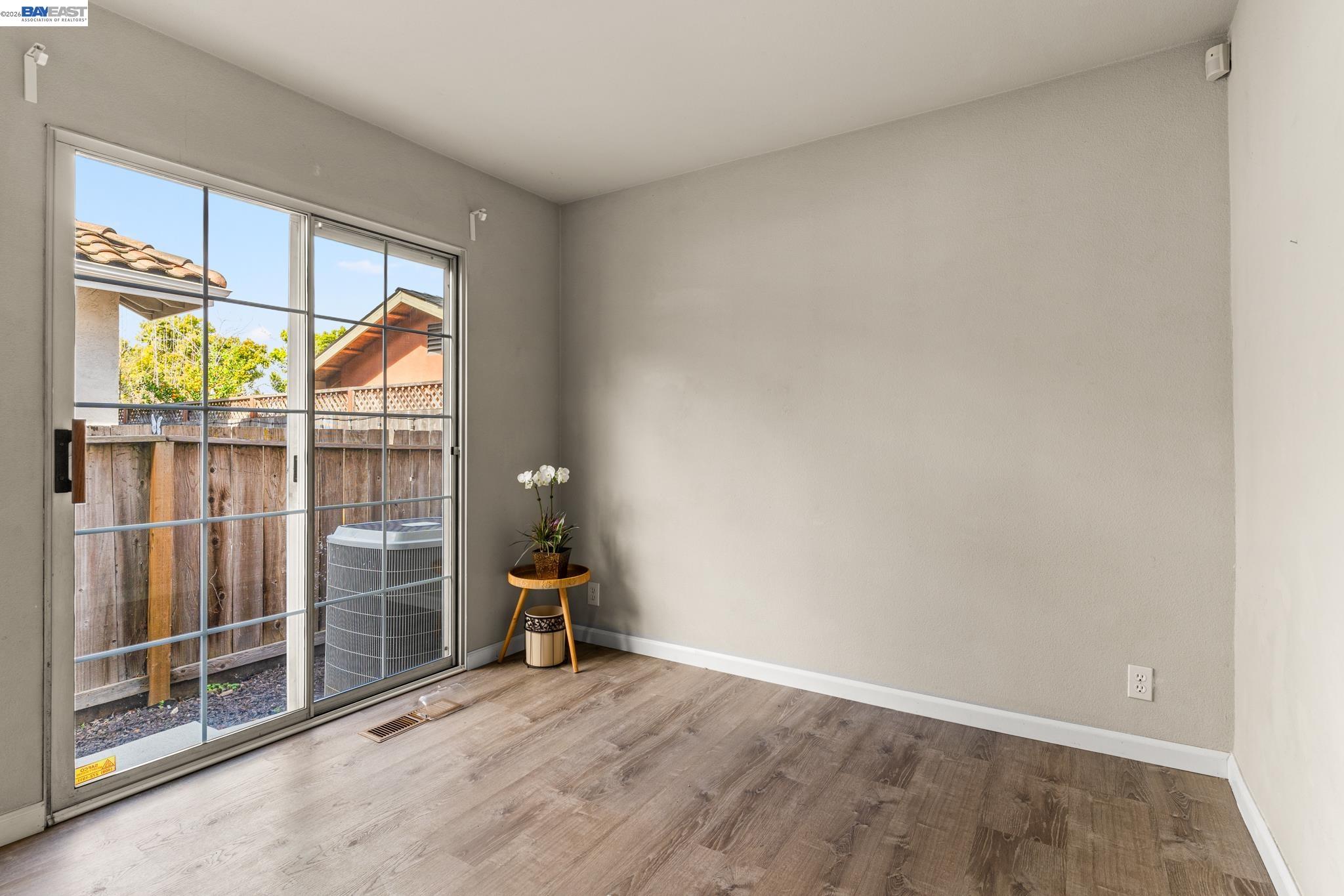 Detail Gallery Image 16 of 36 For 283 Esther Ave, Campbell,  CA 95008-1202 - 3 Beds | 3 Baths