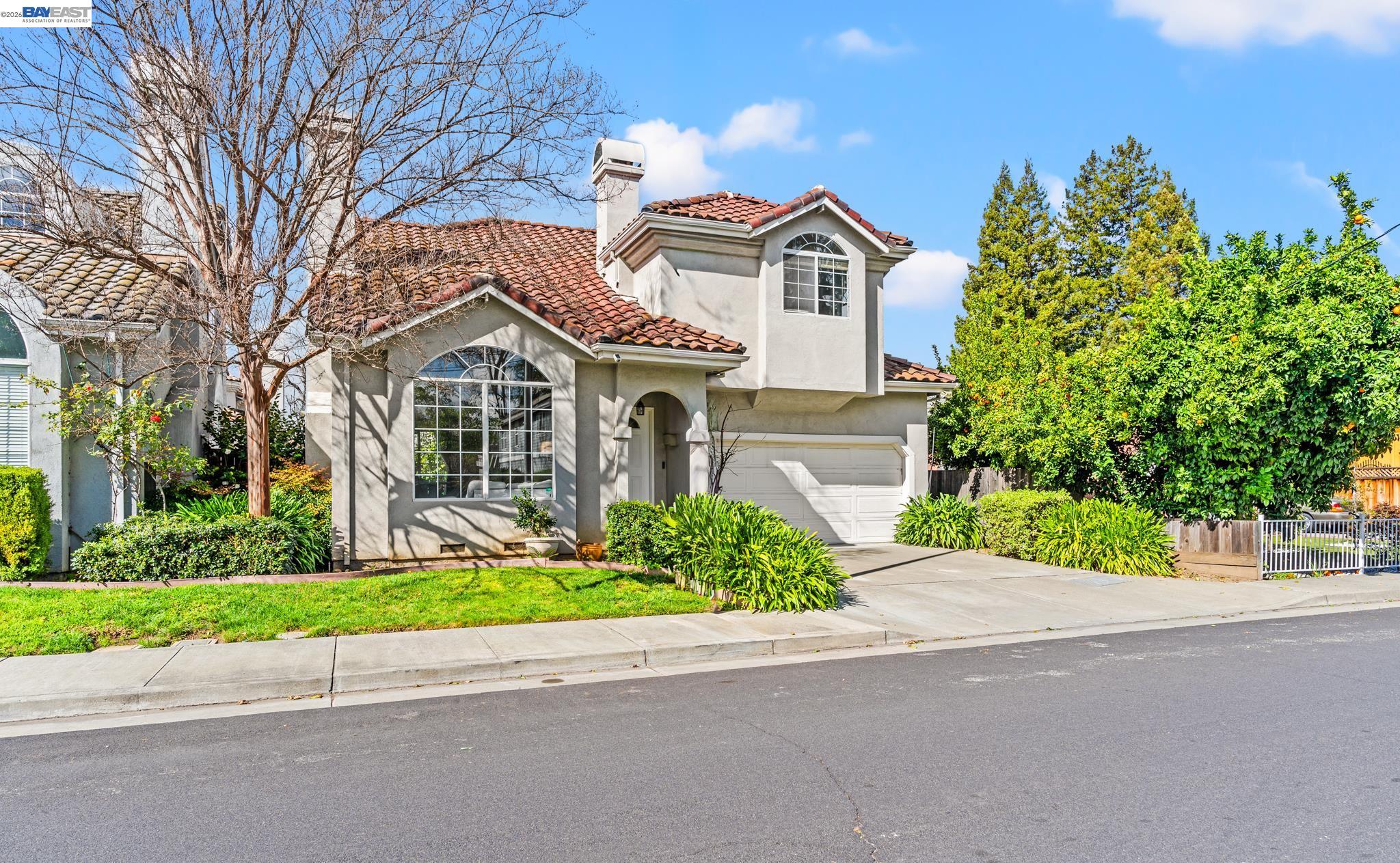 Detail Gallery Image 3 of 36 For 283 Esther Ave, Campbell,  CA 95008-1202 - 3 Beds | 3 Baths