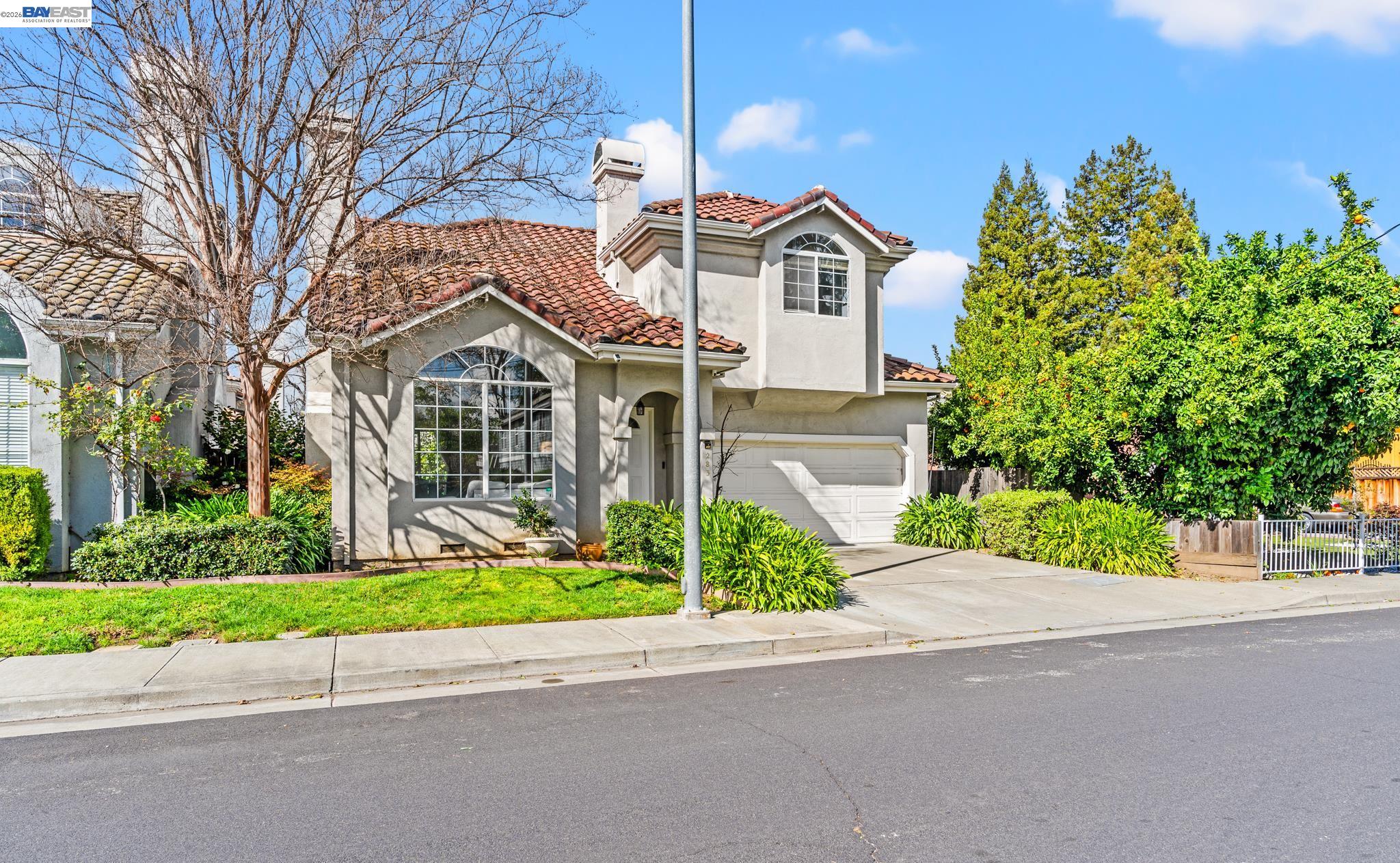 Detail Gallery Image 4 of 36 For 283 Esther Ave, Campbell,  CA 95008-1202 - 3 Beds | 3 Baths
