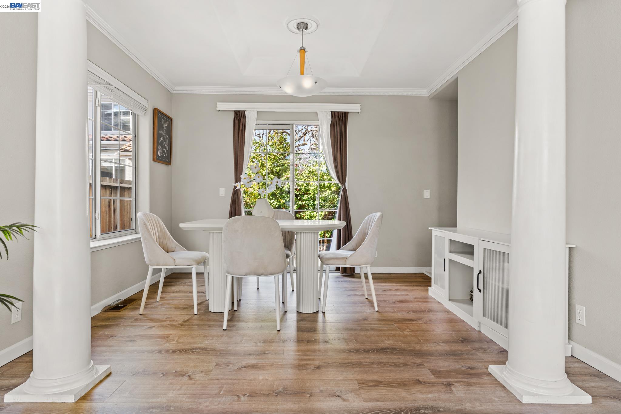 Detail Gallery Image 8 of 36 For 283 Esther Ave, Campbell,  CA 95008-1202 - 3 Beds | 3 Baths