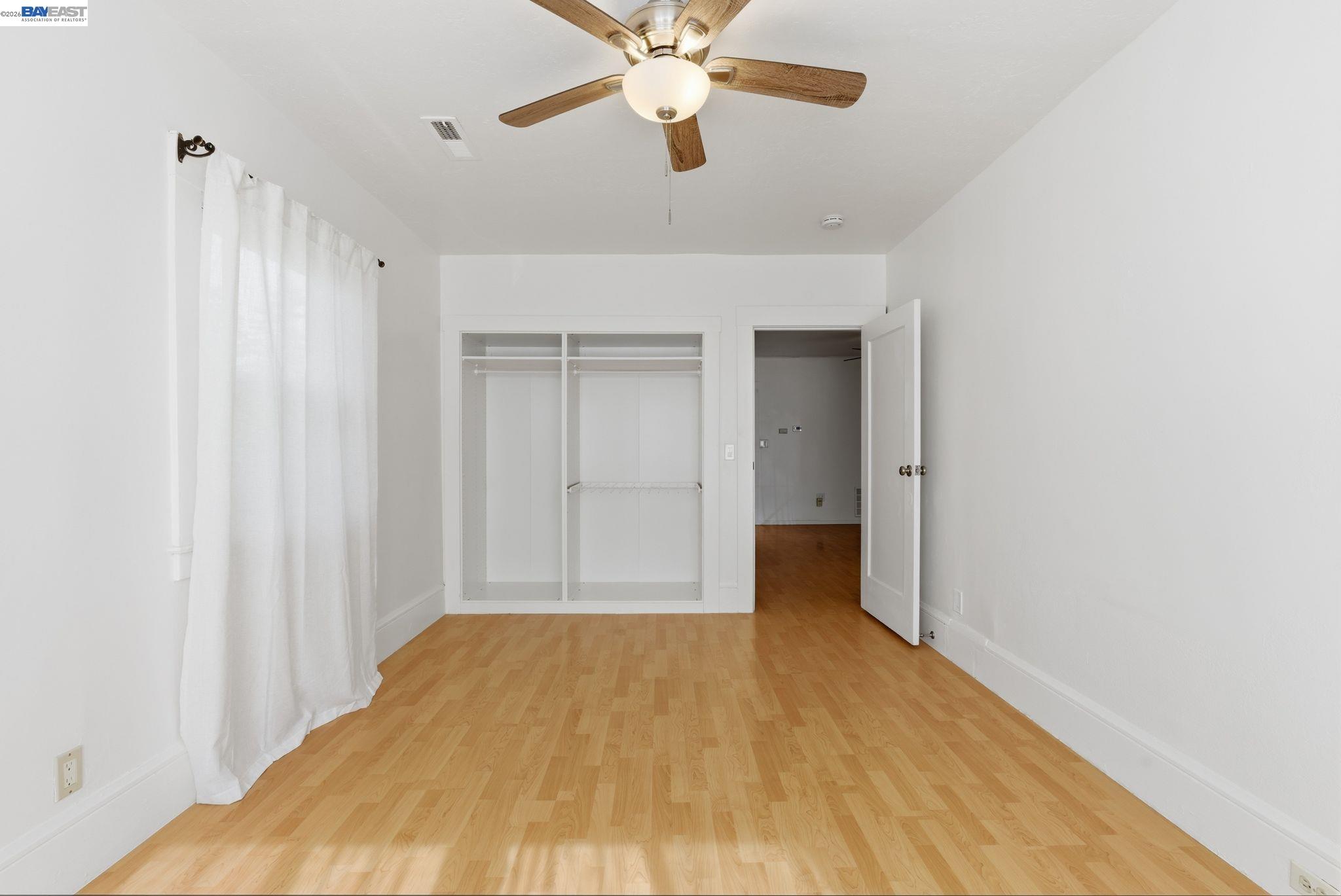 Detail Gallery Image 13 of 31 For 1839 Commerce Way, Oakland,  CA 94606 - 2 Beds | 1 Baths