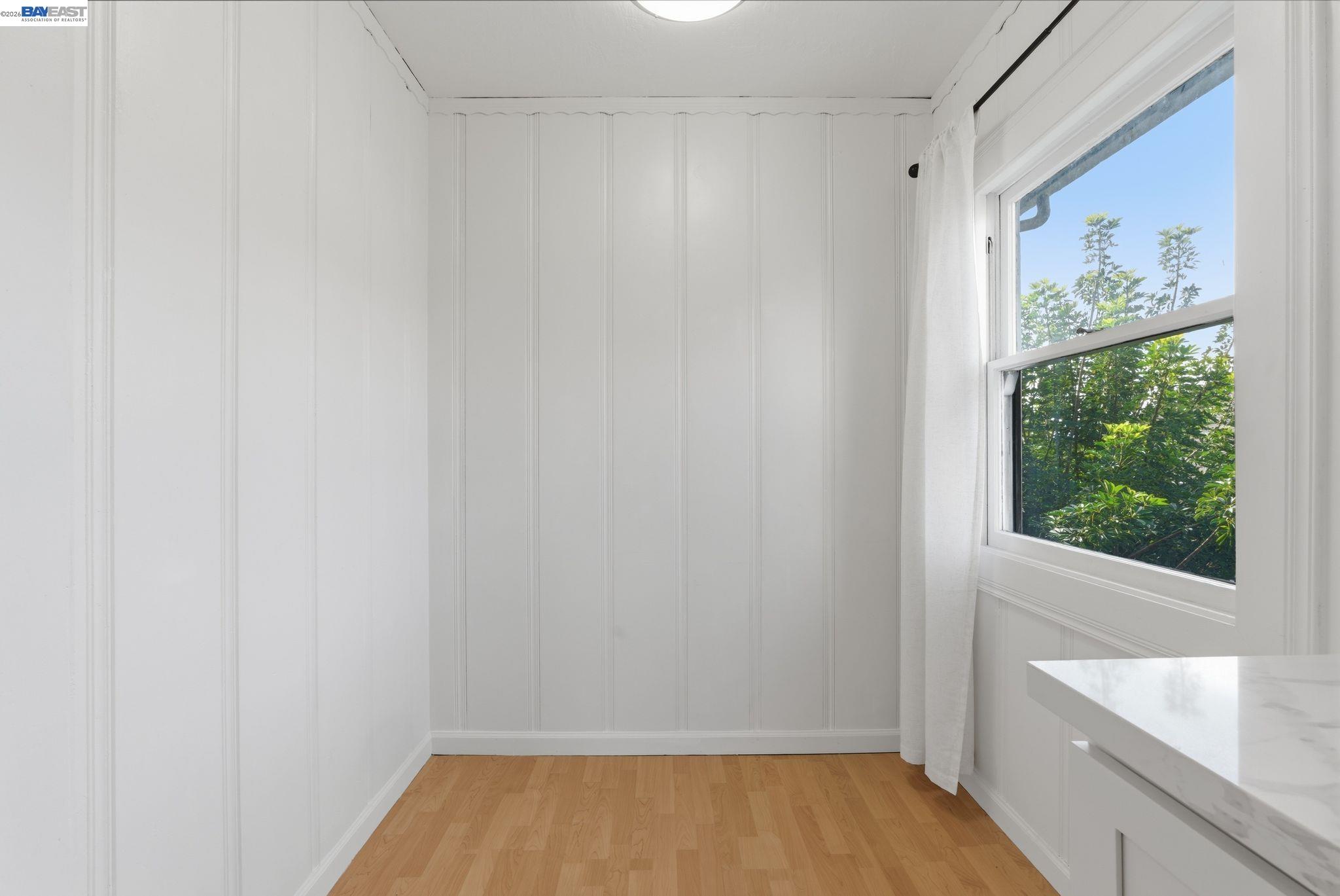 Detail Gallery Image 21 of 31 For 1839 Commerce Way, Oakland,  CA 94606 - 2 Beds | 1 Baths