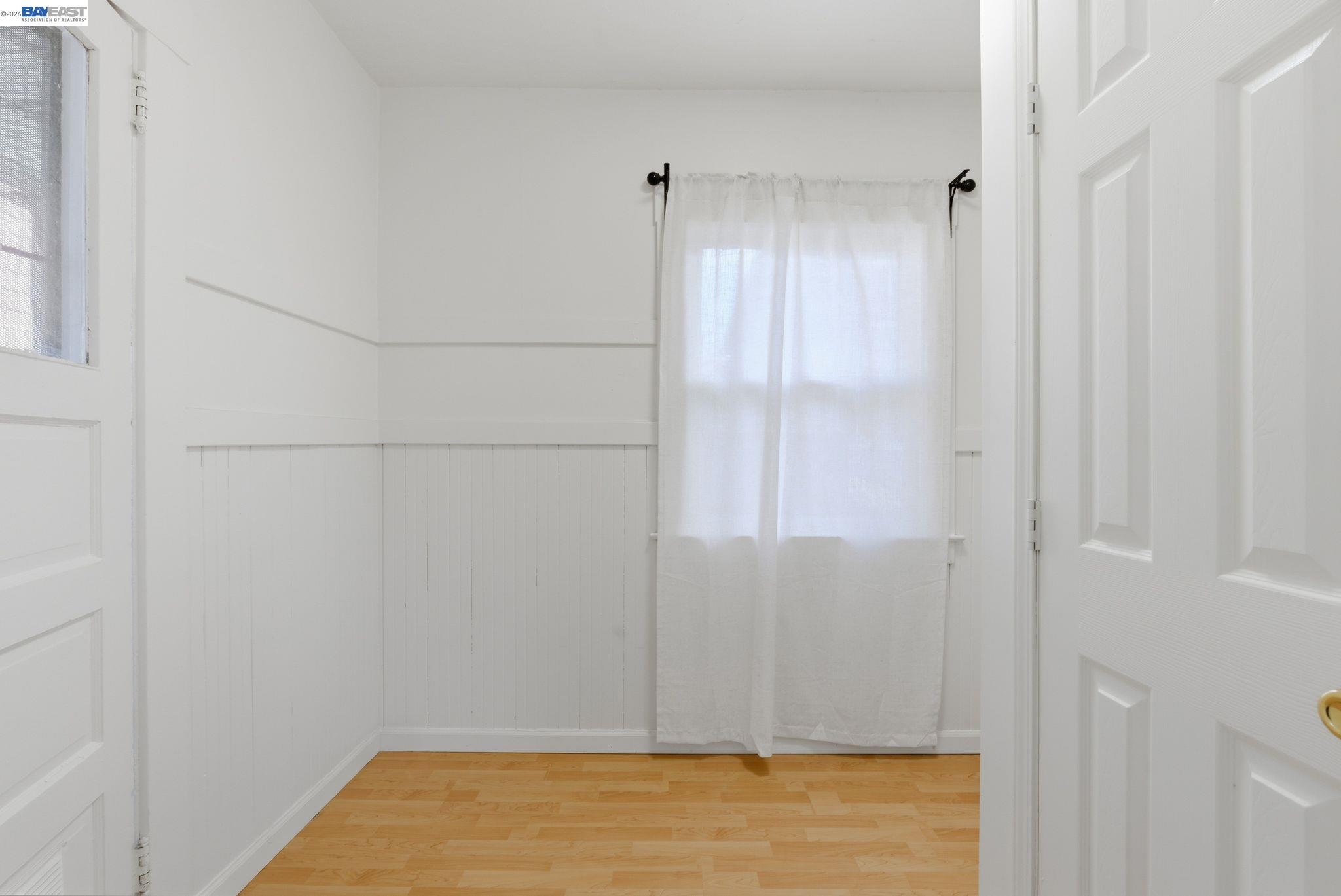 Detail Gallery Image 24 of 31 For 1839 Commerce Way, Oakland,  CA 94606 - 2 Beds | 1 Baths