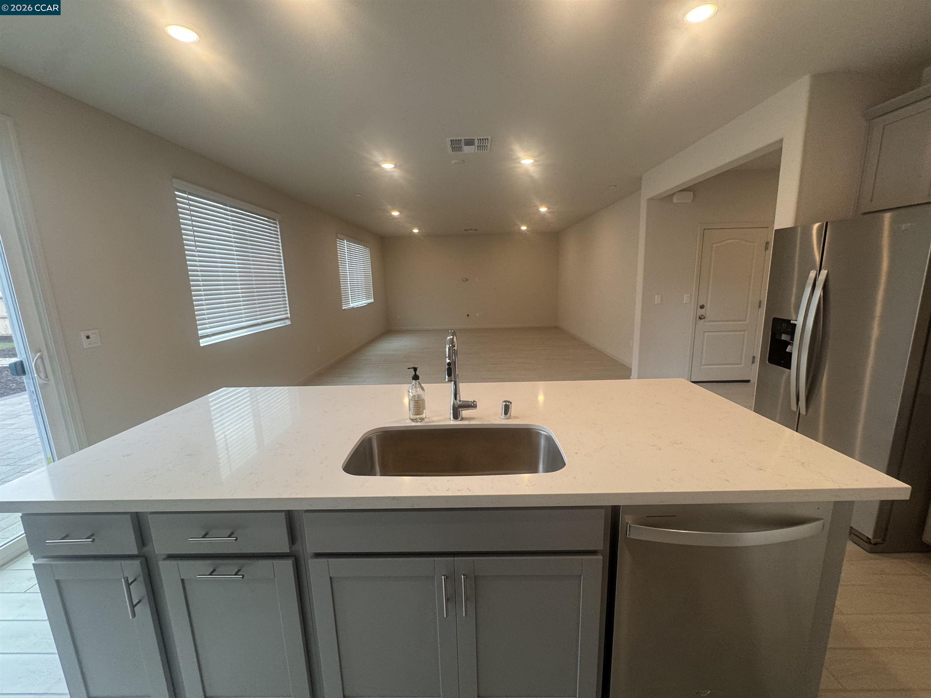 Detail Gallery Image 4 of 35 For 4202 Markovich Court, Richmond,  CA 94806 - 4 Beds | 3 Baths