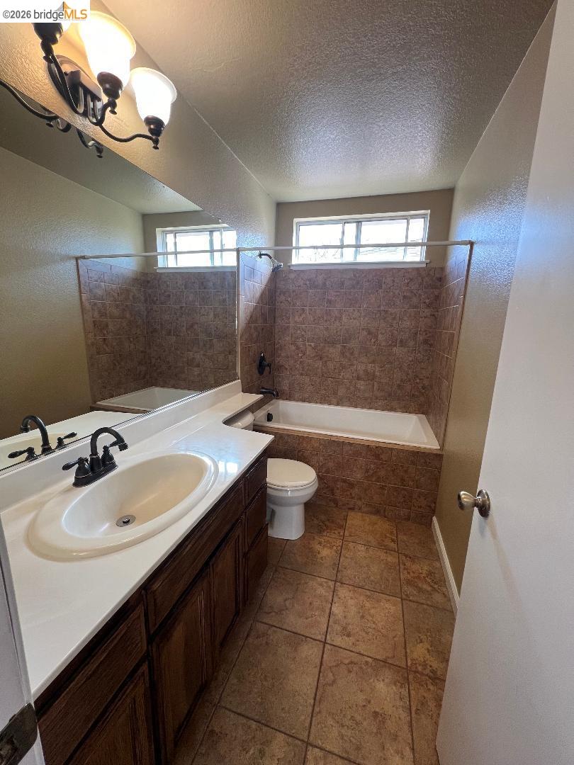 Detail Gallery Image 11 of 15 For 4525 Waterford Way, Oakley,  CA 94561 - 4 Beds | 2/1 Baths
