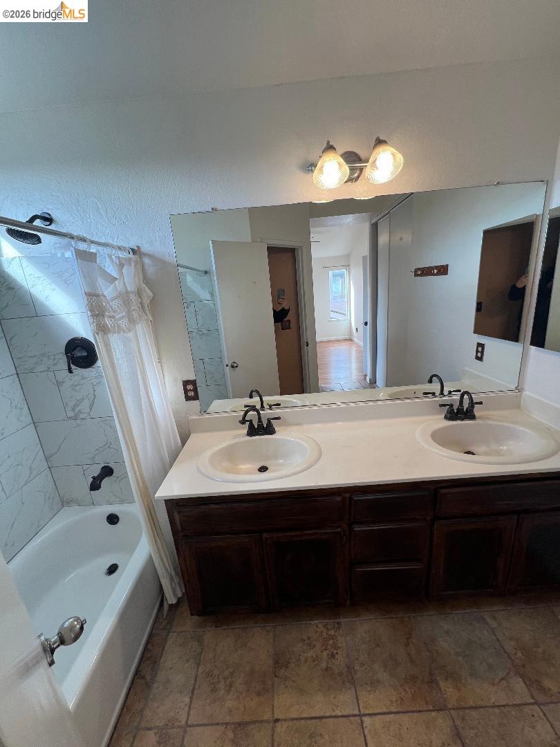 Detail Gallery Image 14 of 15 For 4525 Waterford Way, Oakley,  CA 94561 - 4 Beds | 2/1 Baths