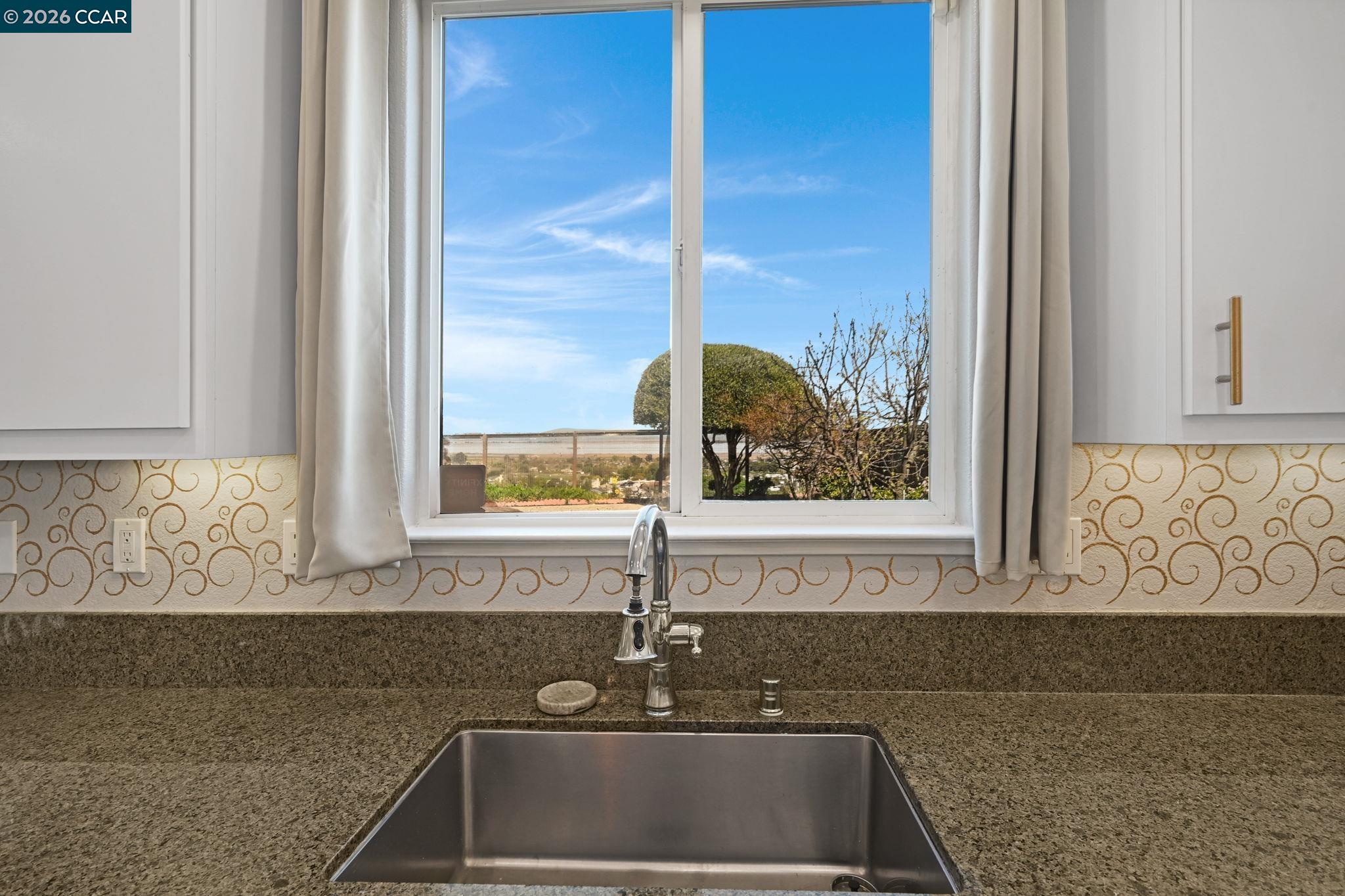 Detail Gallery Image 12 of 41 For 130 Savona Way, Bay Point,  CA 94565 - 4 Beds | 2/1 Baths