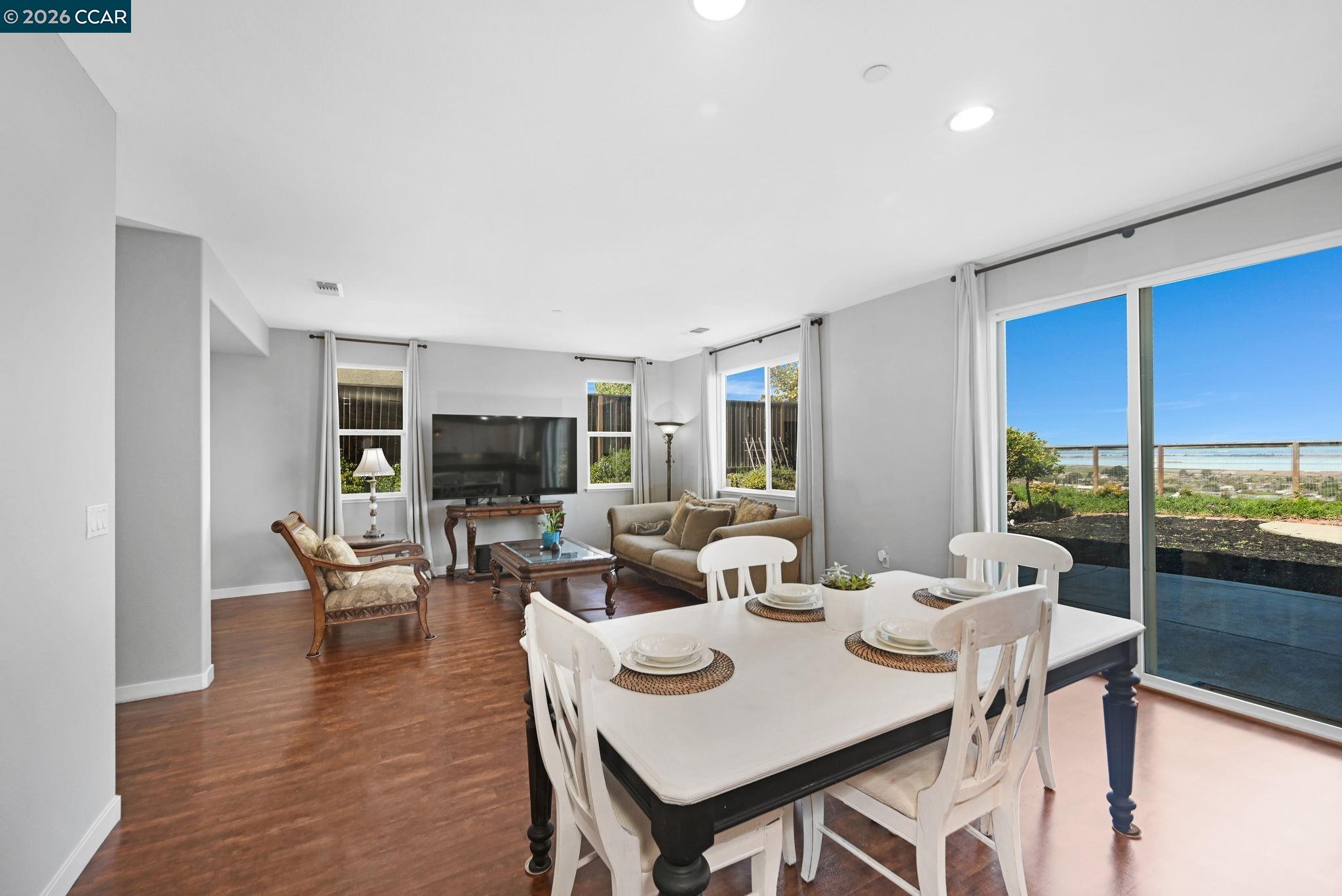 Detail Gallery Image 7 of 41 For 130 Savona Way, Bay Point,  CA 94565 - 4 Beds | 2/1 Baths