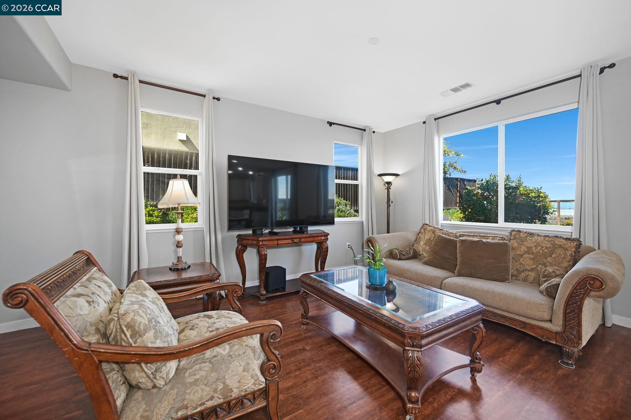 Detail Gallery Image 9 of 41 For 130 Savona Way, Bay Point,  CA 94565 - 4 Beds | 2/1 Baths