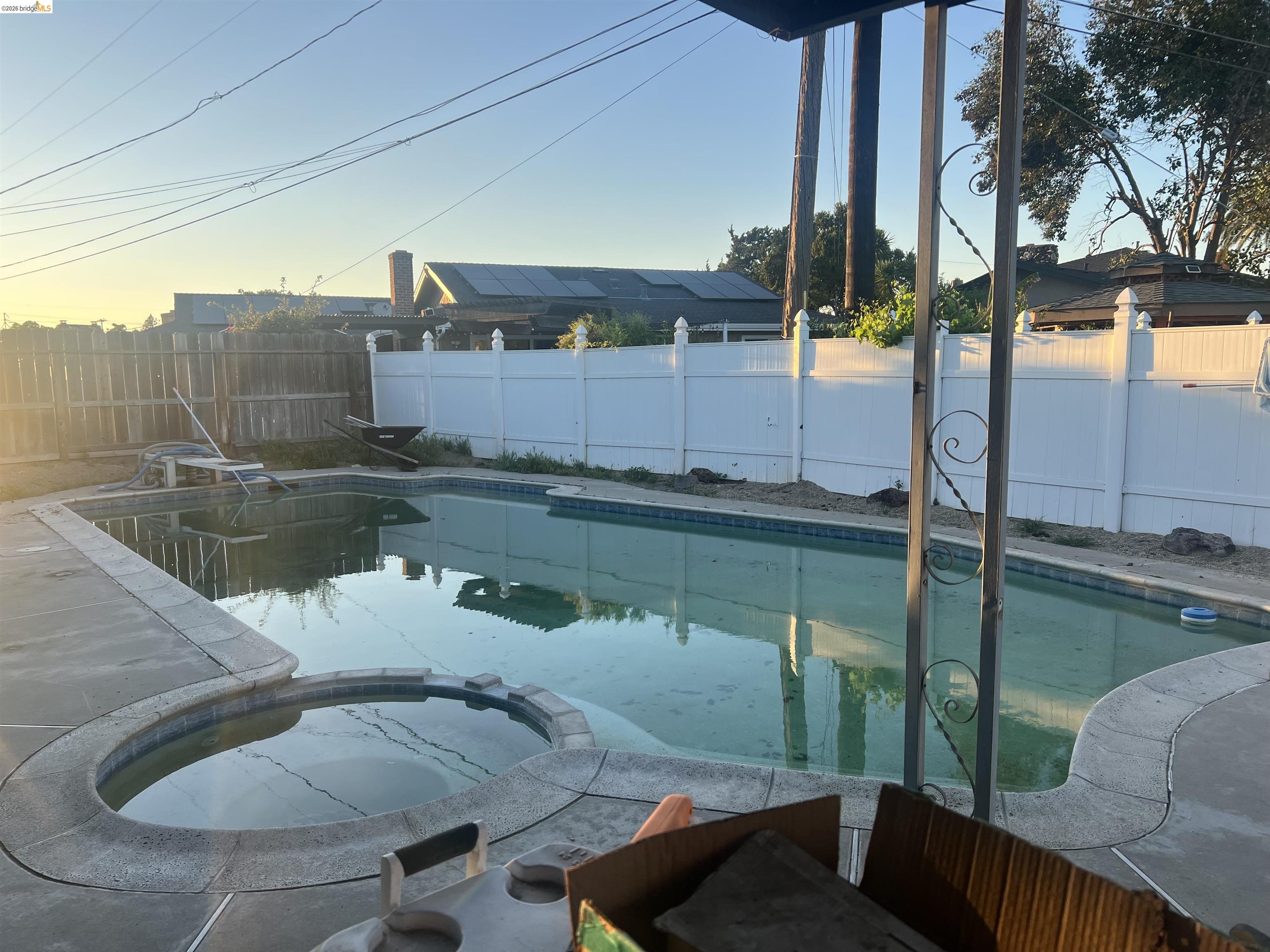 Detail Gallery Image 7 of 10 For 1275 Armstrong Dr, Manteca,  CA 95336 - 3 Beds | 2 Baths