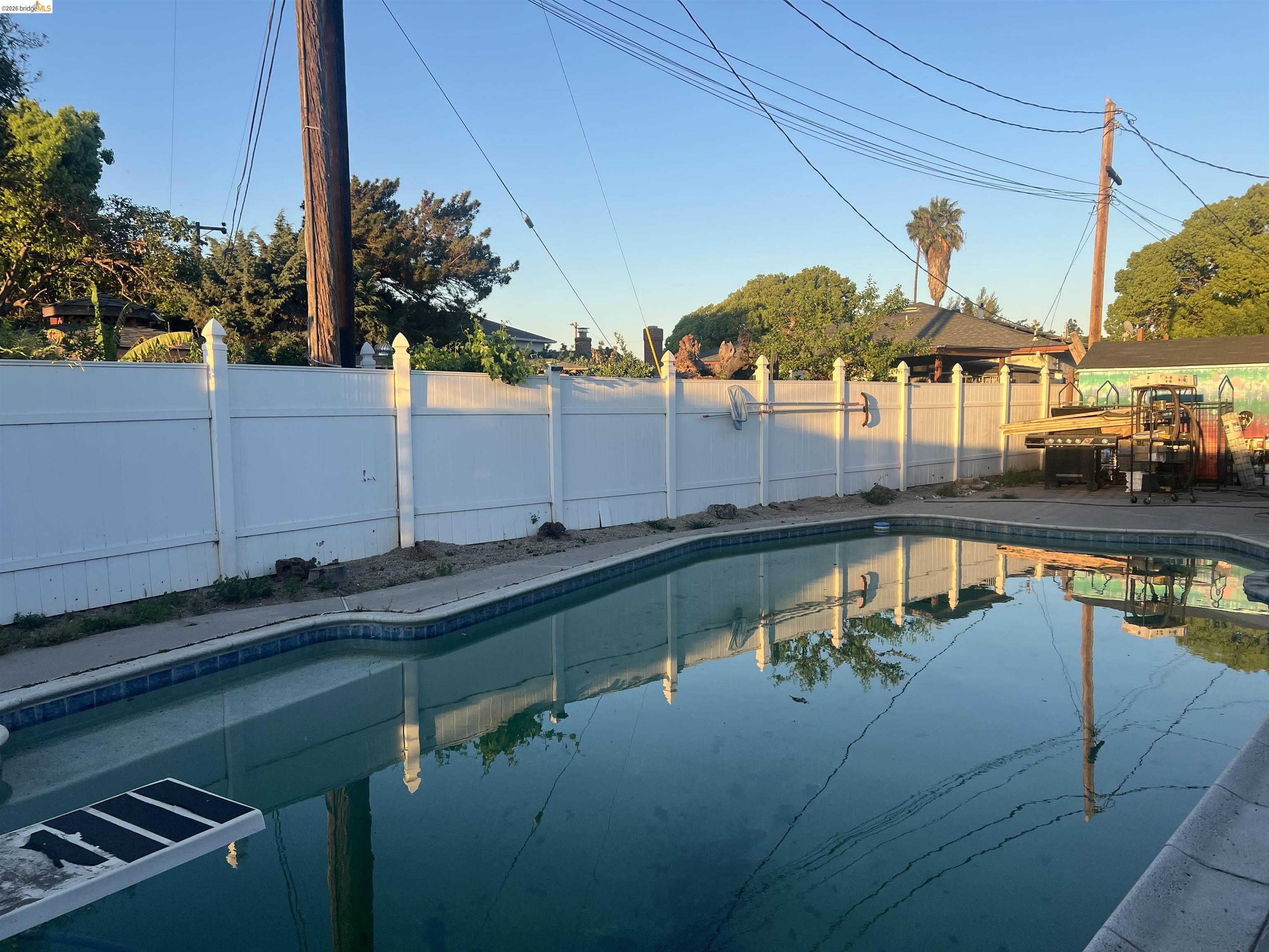 Detail Gallery Image 8 of 10 For 1275 Armstrong Dr, Manteca,  CA 95336 - 3 Beds | 2 Baths