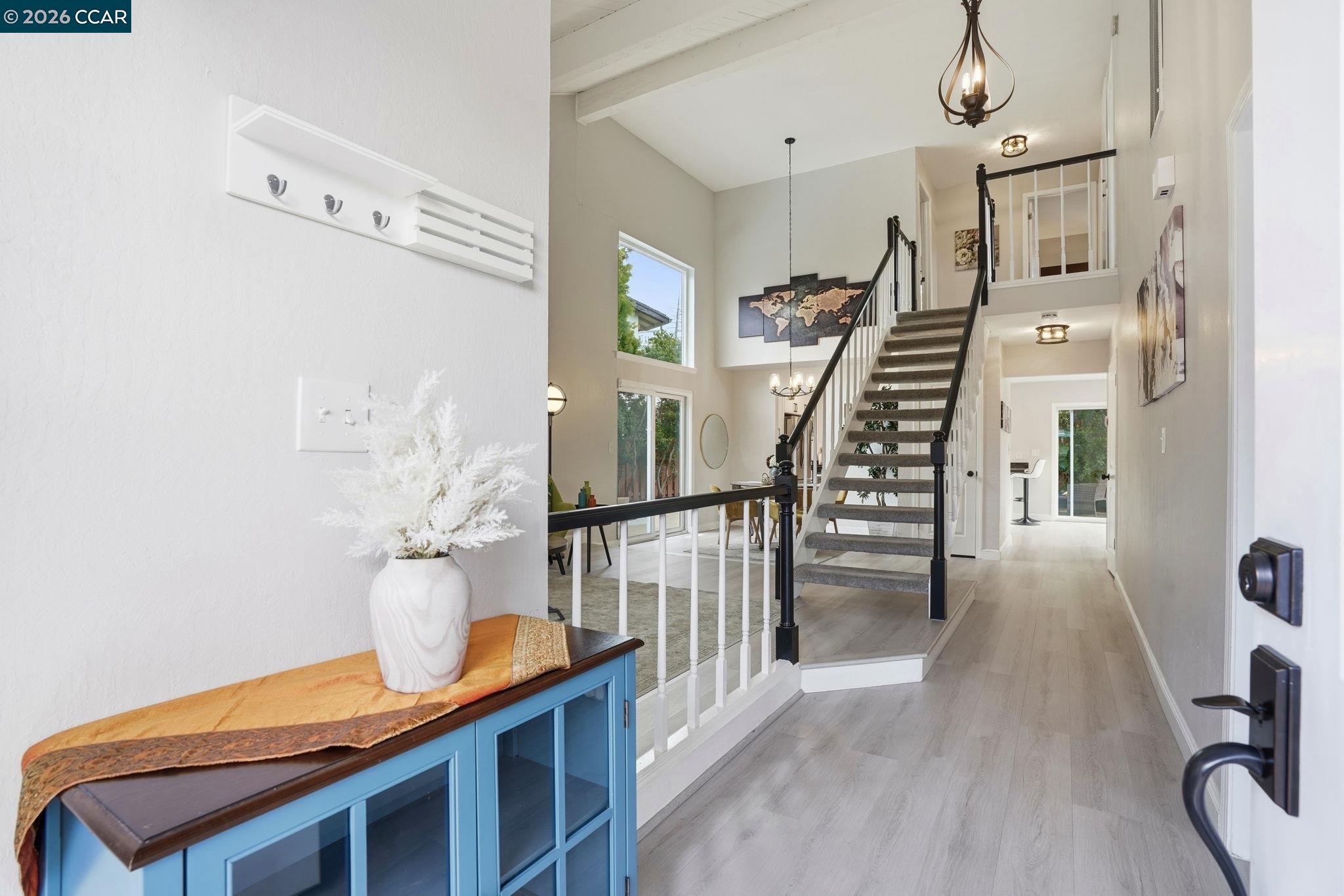 Detail Gallery Image 2 of 59 For 5537 Pamplona Ct, Concord,  CA 94521 - 4 Beds | 2/1 Baths