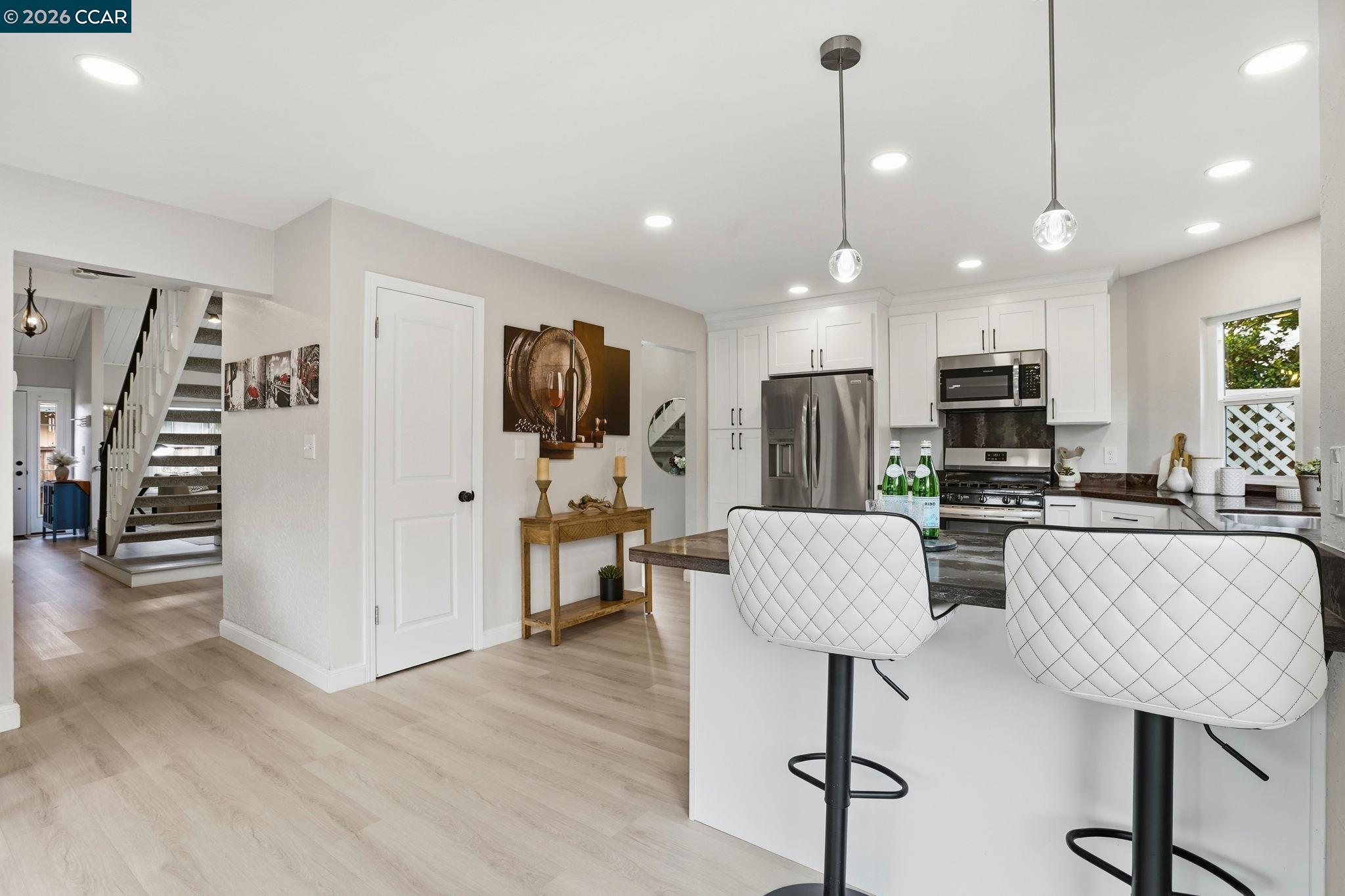 Detail Gallery Image 14 of 59 For 5537 Pamplona Ct, Concord,  CA 94521 - 4 Beds | 2/1 Baths