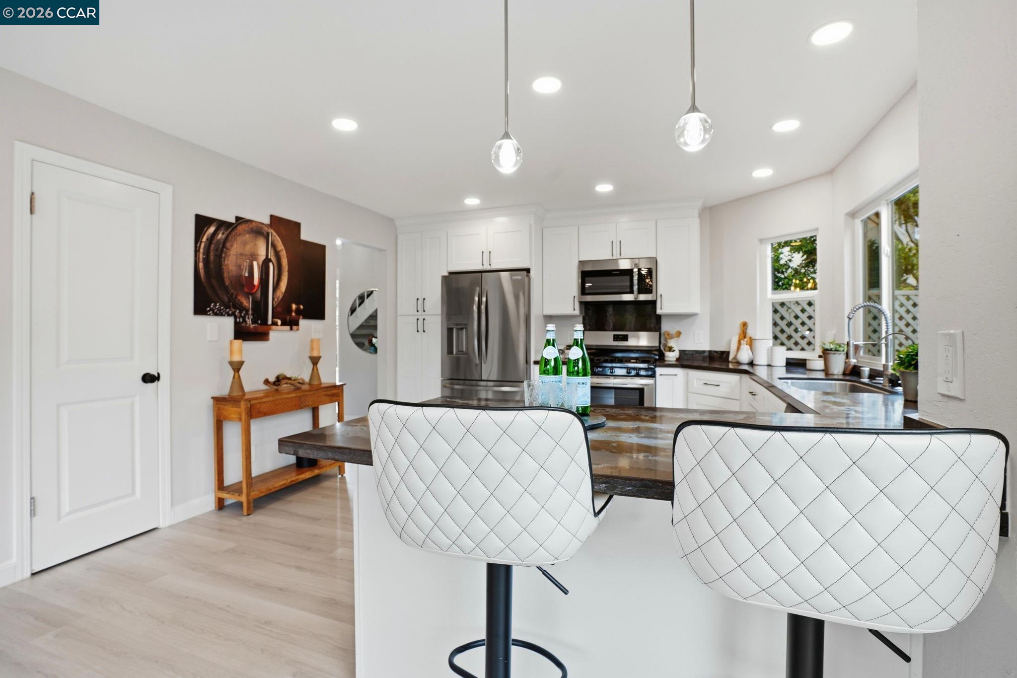 Detail Gallery Image 15 of 59 For 5537 Pamplona Ct, Concord,  CA 94521 - 4 Beds | 2/1 Baths