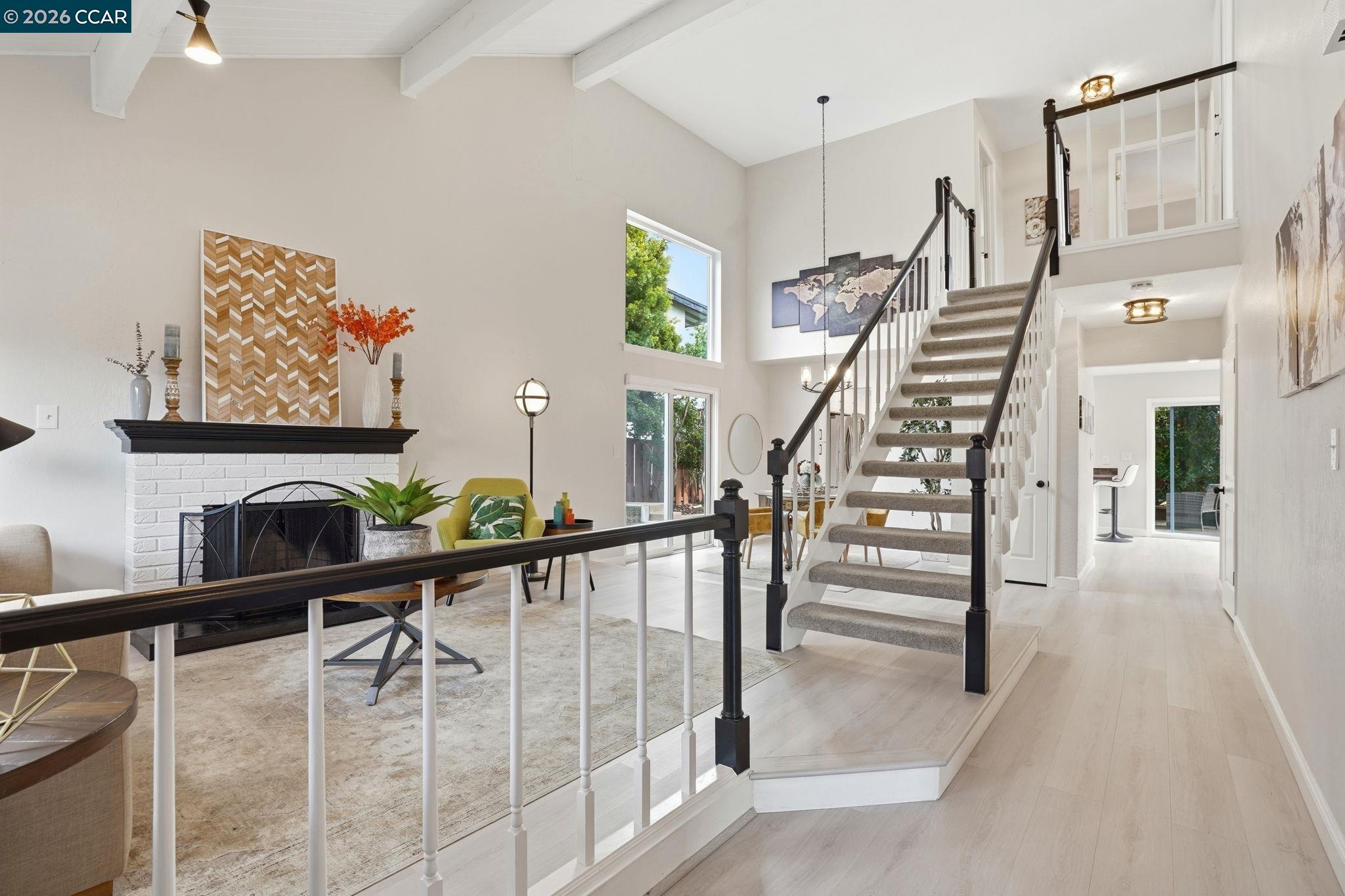 Detail Gallery Image 3 of 59 For 5537 Pamplona Ct, Concord,  CA 94521 - 4 Beds | 2/1 Baths