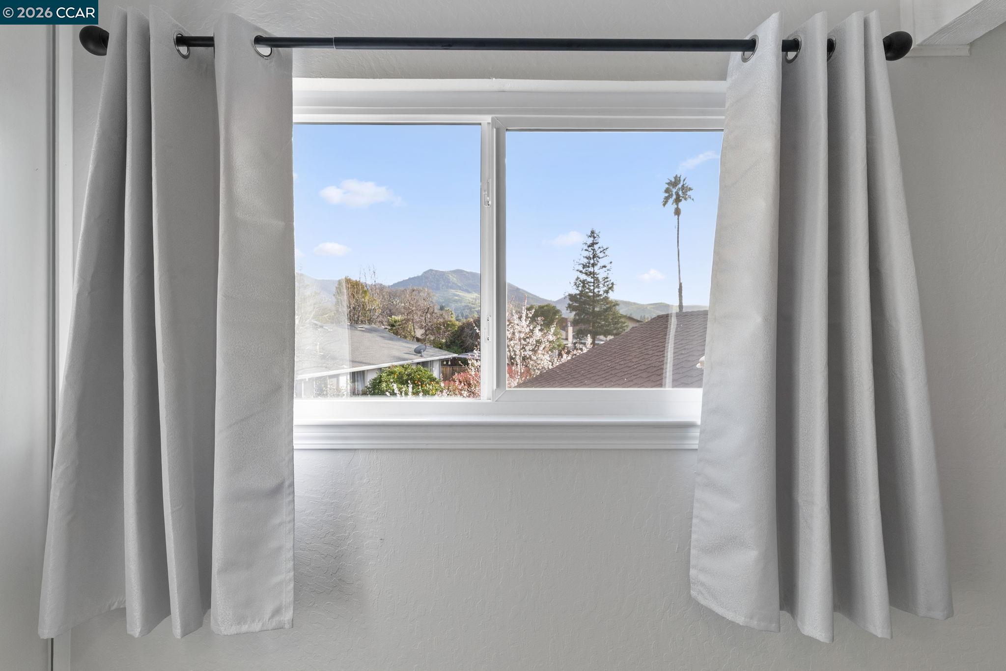 Detail Gallery Image 25 of 59 For 5537 Pamplona Ct, Concord,  CA 94521 - 4 Beds | 2/1 Baths