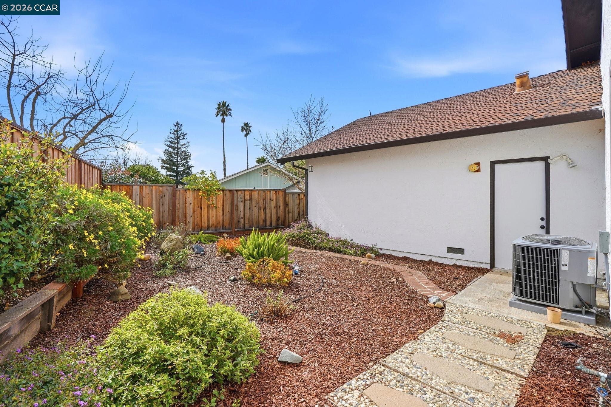 Detail Gallery Image 46 of 59 For 5537 Pamplona Ct, Concord,  CA 94521 - 4 Beds | 2/1 Baths