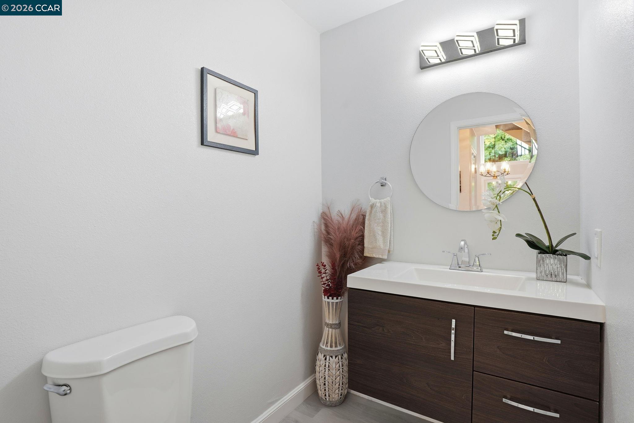 Detail Gallery Image 10 of 59 For 5537 Pamplona Ct, Concord,  CA 94521 - 4 Beds | 2/1 Baths