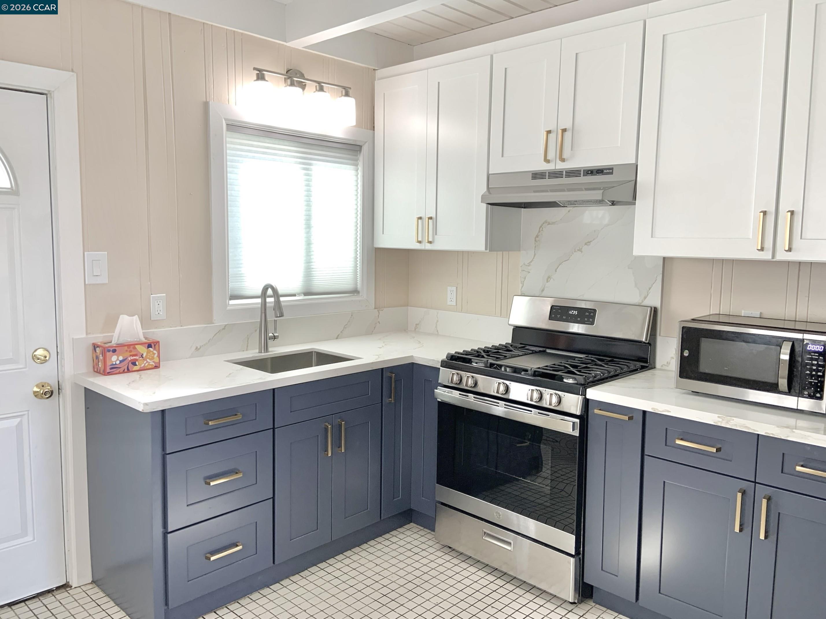 Detail Gallery Image 1 of 4 For 2724 Marlborough Ave #2728,  Redwood City,  CA 94063 - 1 Beds | 1 Baths