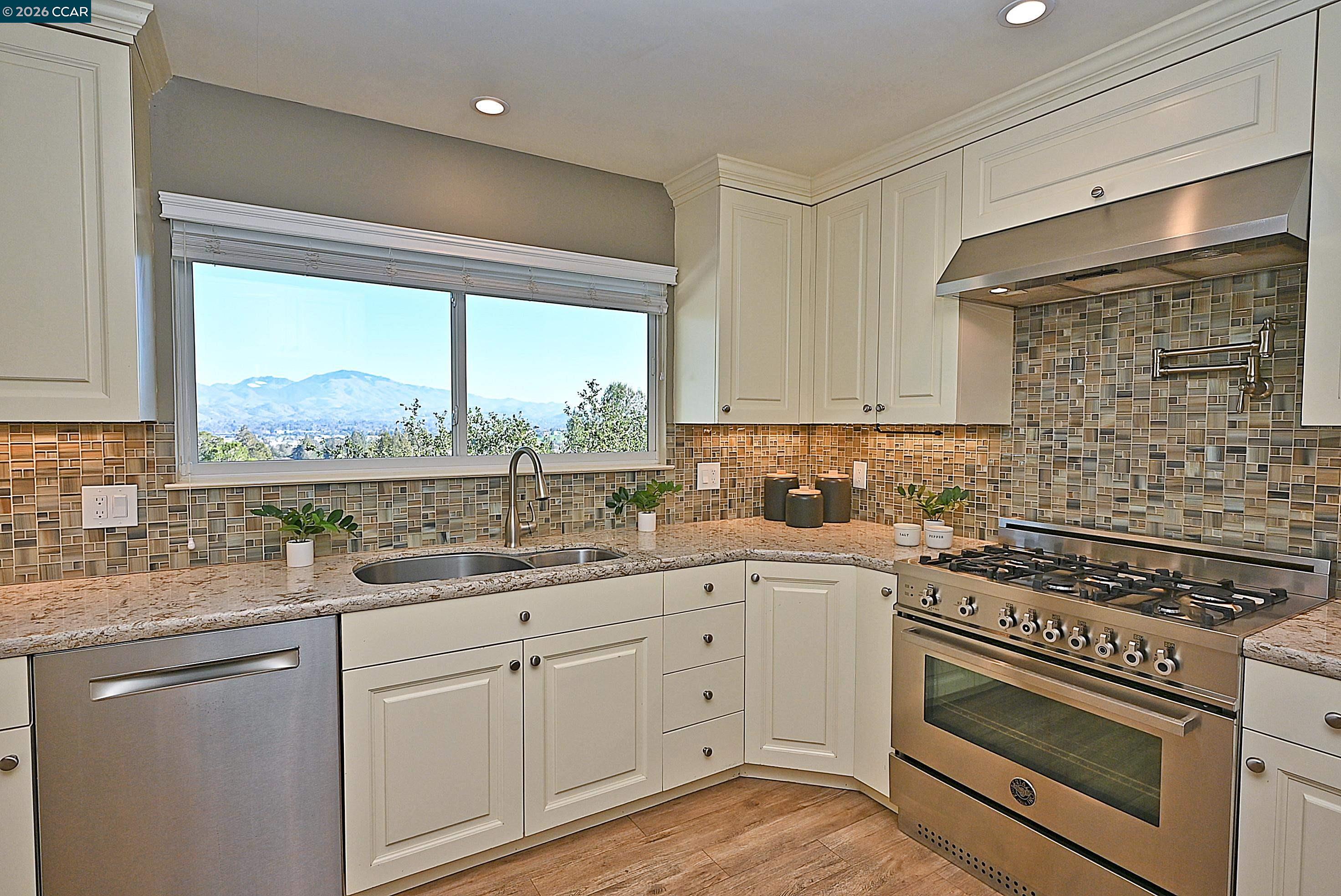 Detail Gallery Image 17 of 51 For 12 Westminster Place, Lafayette,  CA 94549 - 4 Beds | 3 Baths
