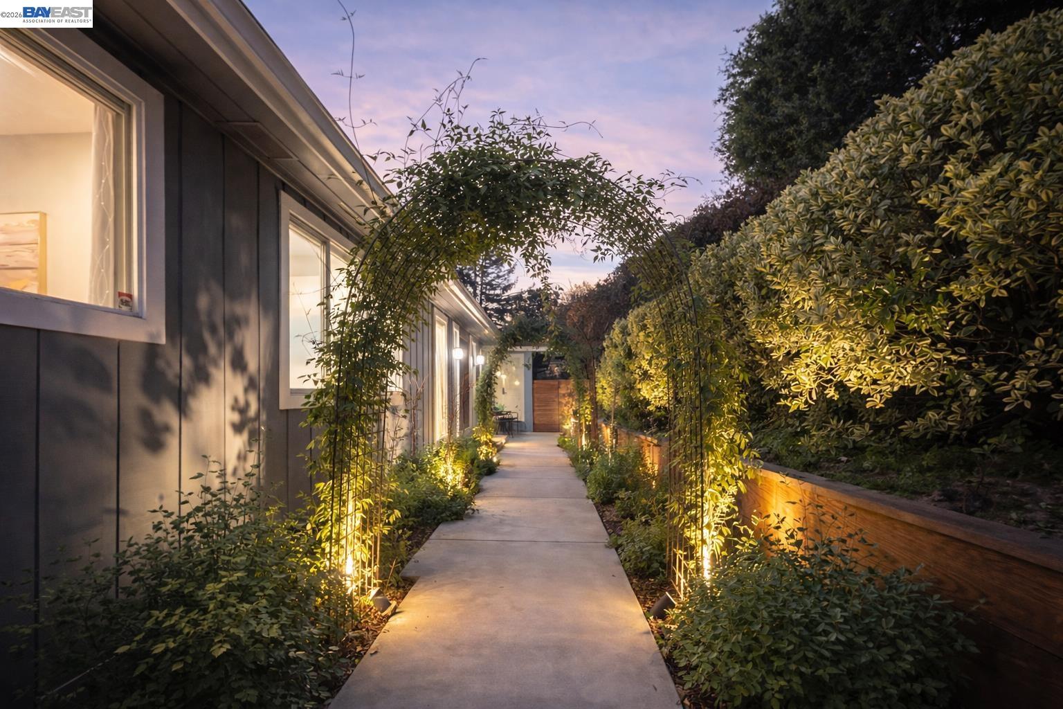 Detail Gallery Image 39 of 44 For 275 Orchard Rd, Orinda,  CA 94563 - 3 Beds | 2/1 Baths