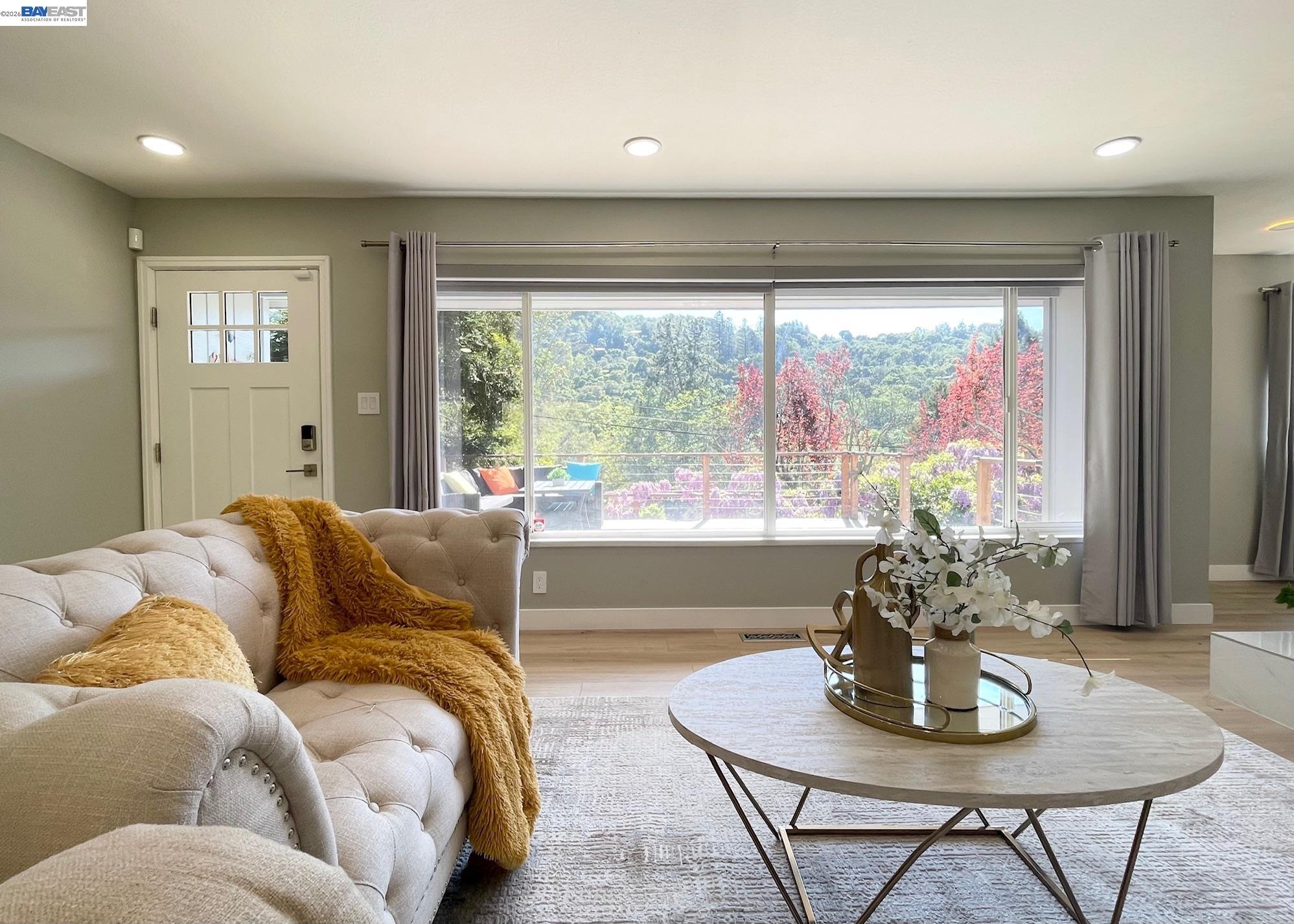 Detail Gallery Image 9 of 44 For 275 Orchard Rd, Orinda,  CA 94563 - 3 Beds | 2/1 Baths