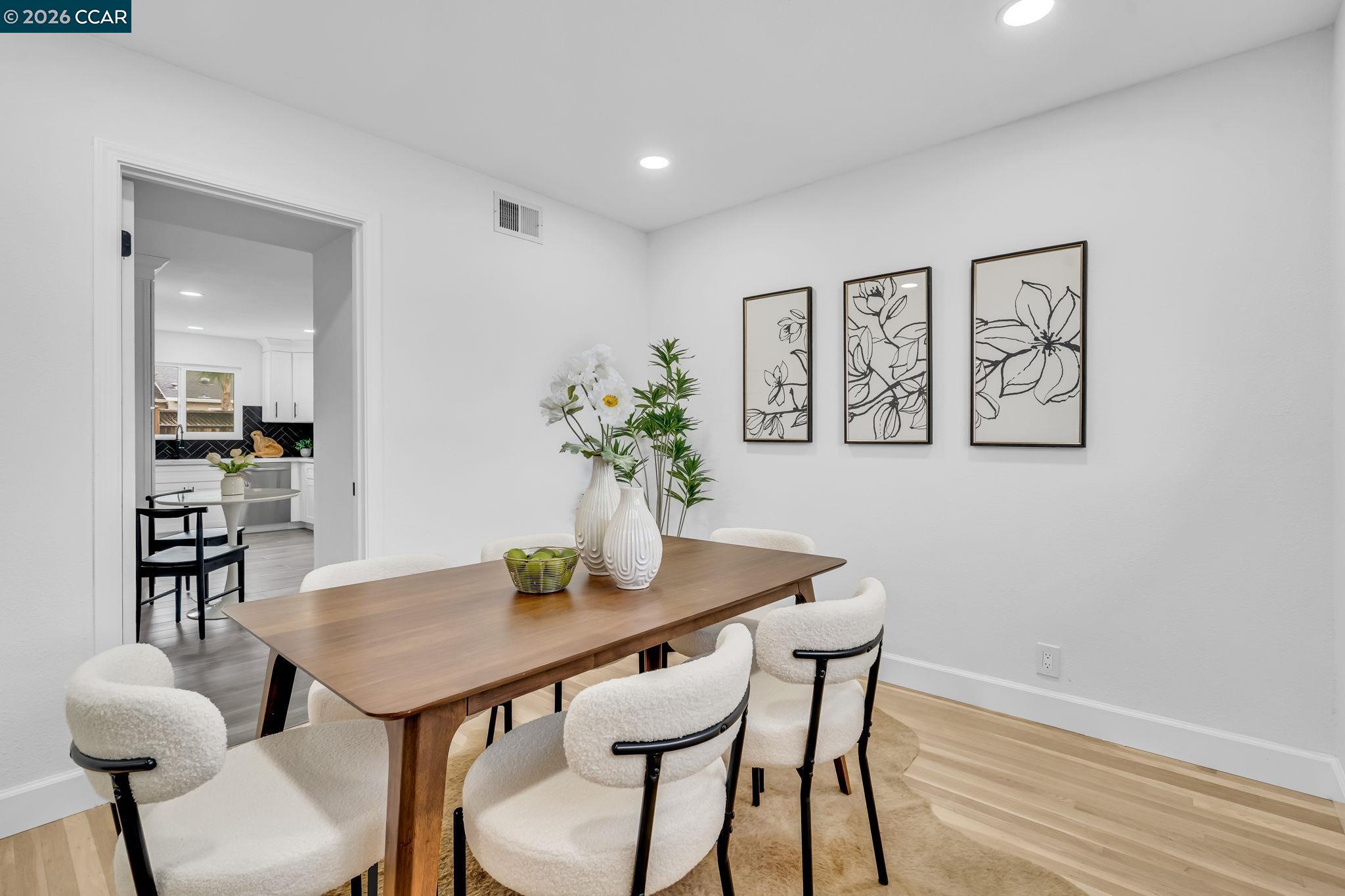 Detail Gallery Image 14 of 59 For 1548 Dianda Dr, Concord,  CA 94521 - 4 Beds | 2 Baths