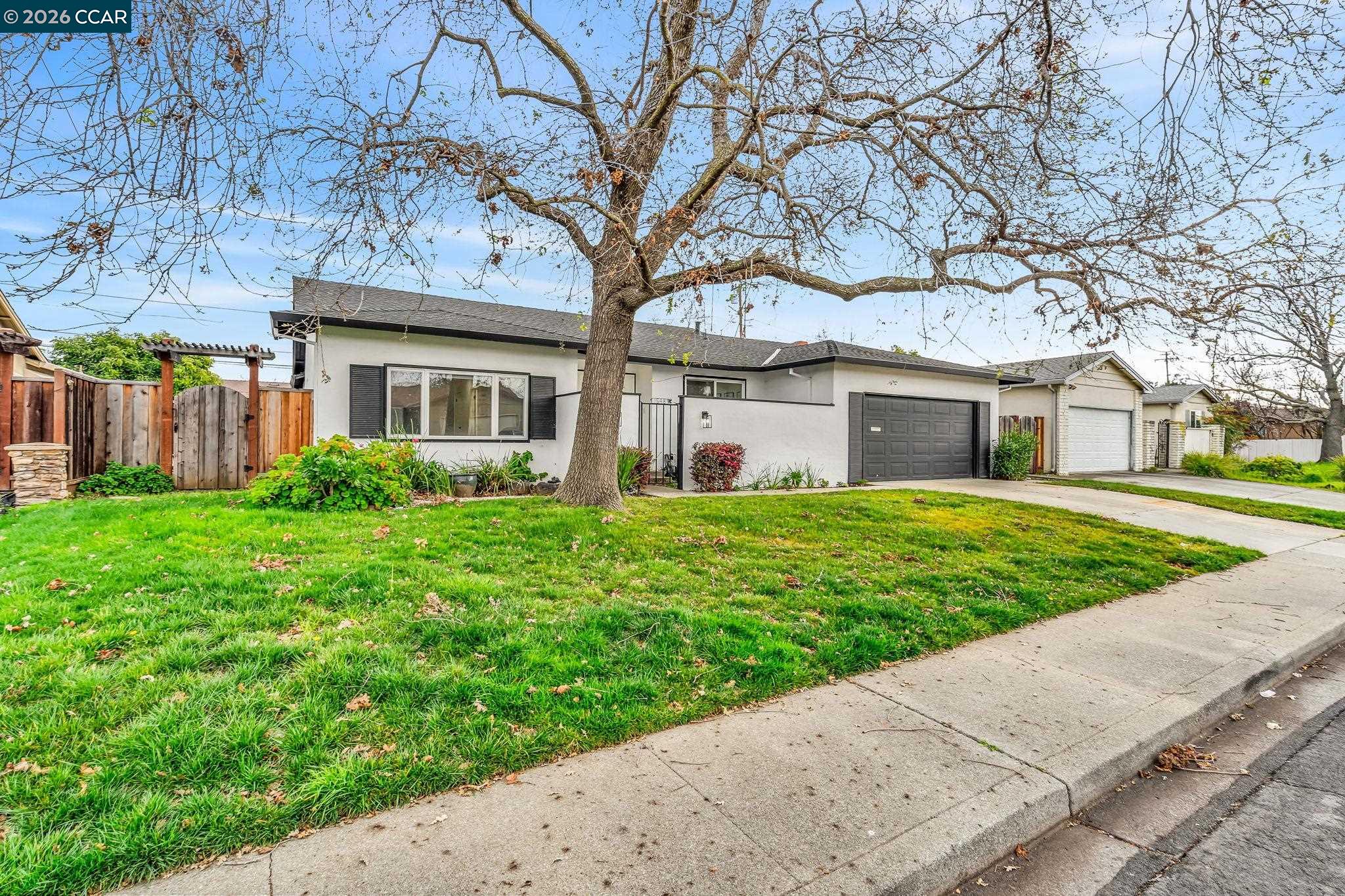 Detail Gallery Image 3 of 59 For 1548 Dianda Dr, Concord,  CA 94521 - 4 Beds | 2 Baths