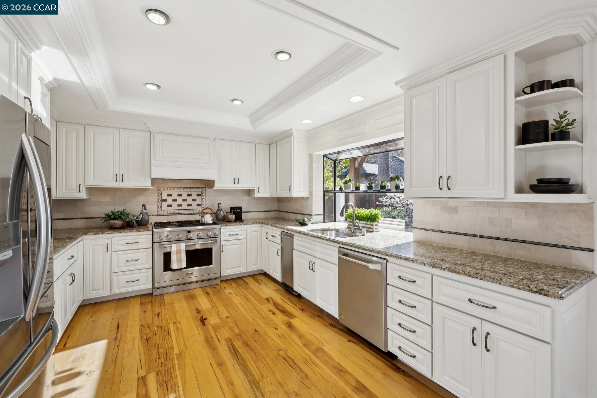 Detail Gallery Image 13 of 60 For 25 Woodland Dr, Alamo,  CA 94507 - 5 Beds | 5/1 Baths