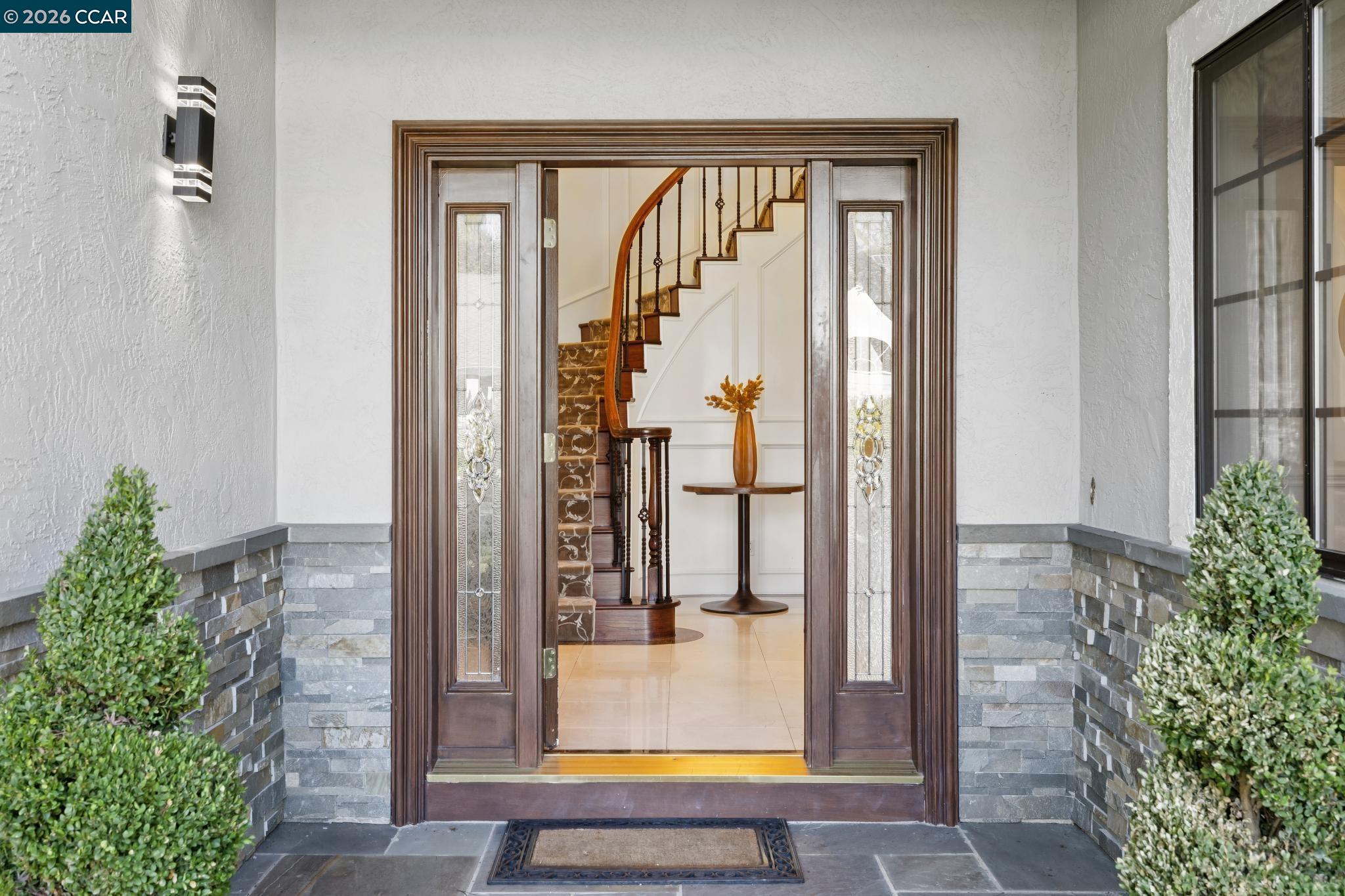 Detail Gallery Image 3 of 60 For 25 Woodland Dr, Alamo,  CA 94507 - 5 Beds | 5/1 Baths