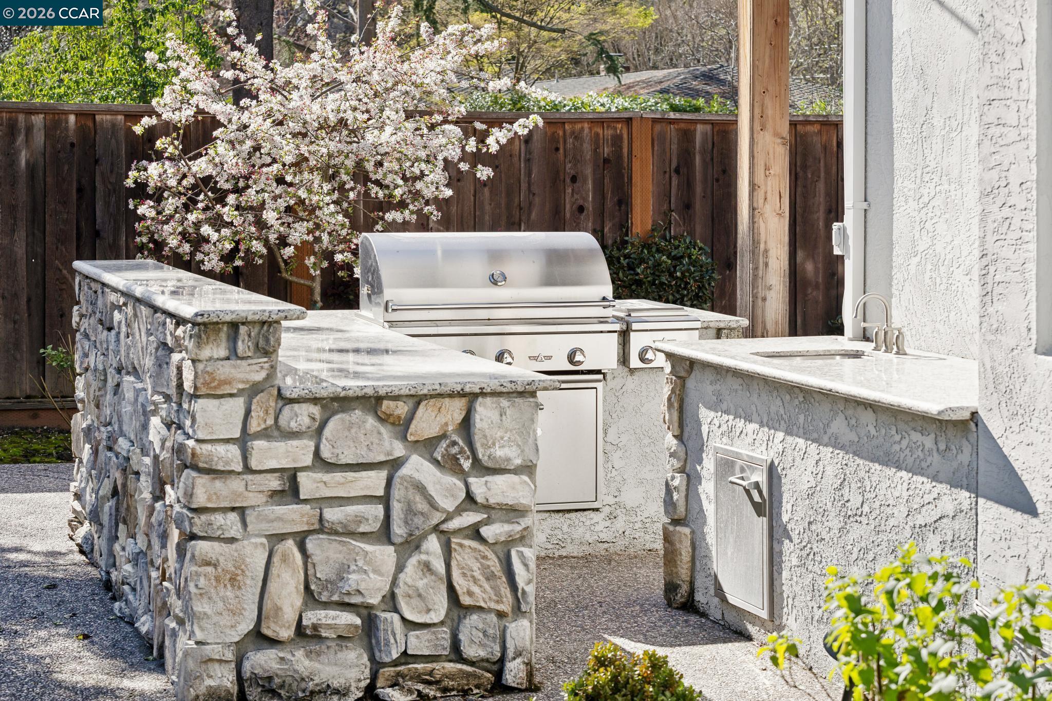 Detail Gallery Image 49 of 60 For 25 Woodland Dr, Alamo,  CA 94507 - 5 Beds | 5/1 Baths