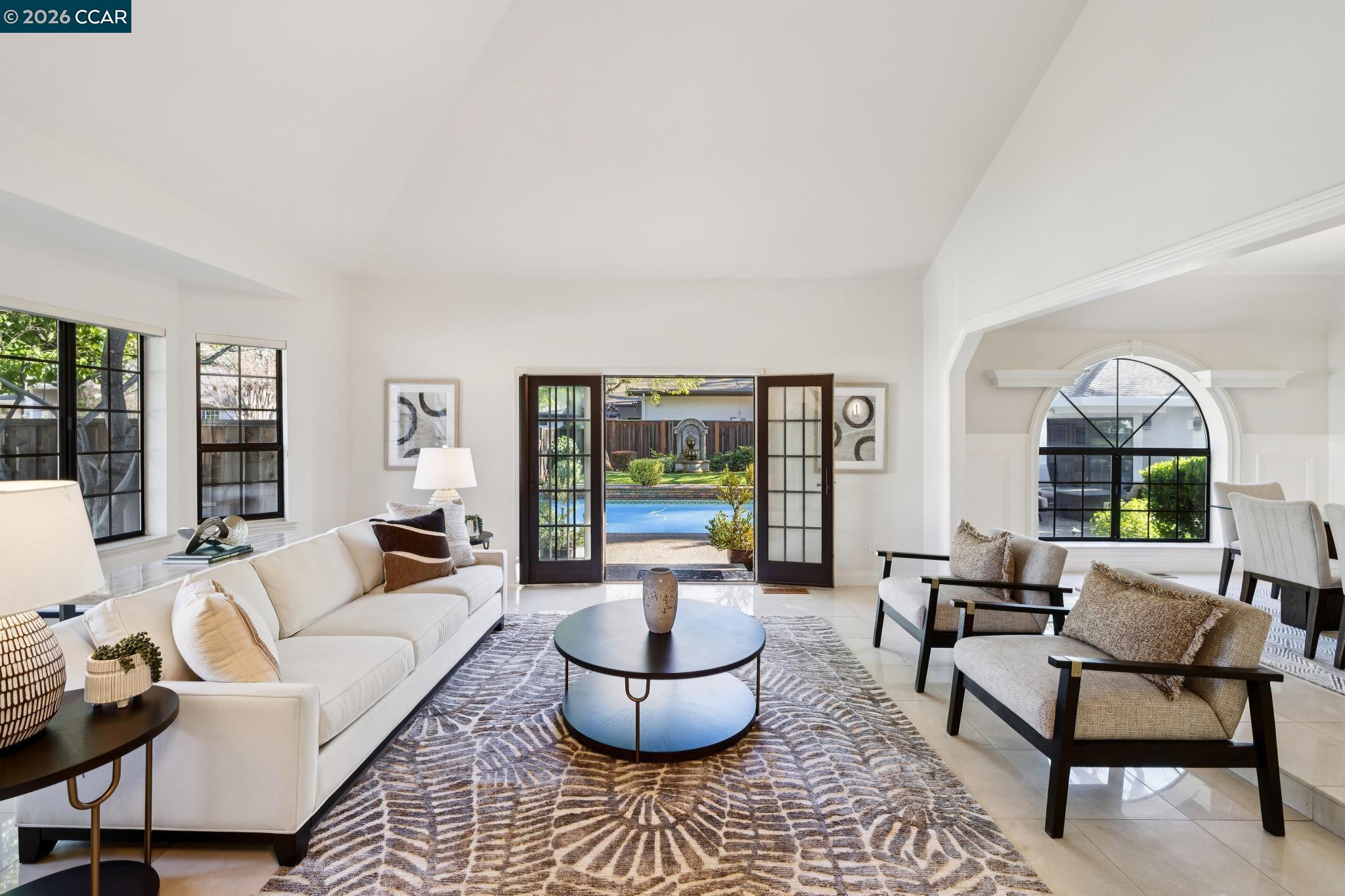 Detail Gallery Image 6 of 60 For 25 Woodland Dr, Alamo,  CA 94507 - 5 Beds | 5/1 Baths