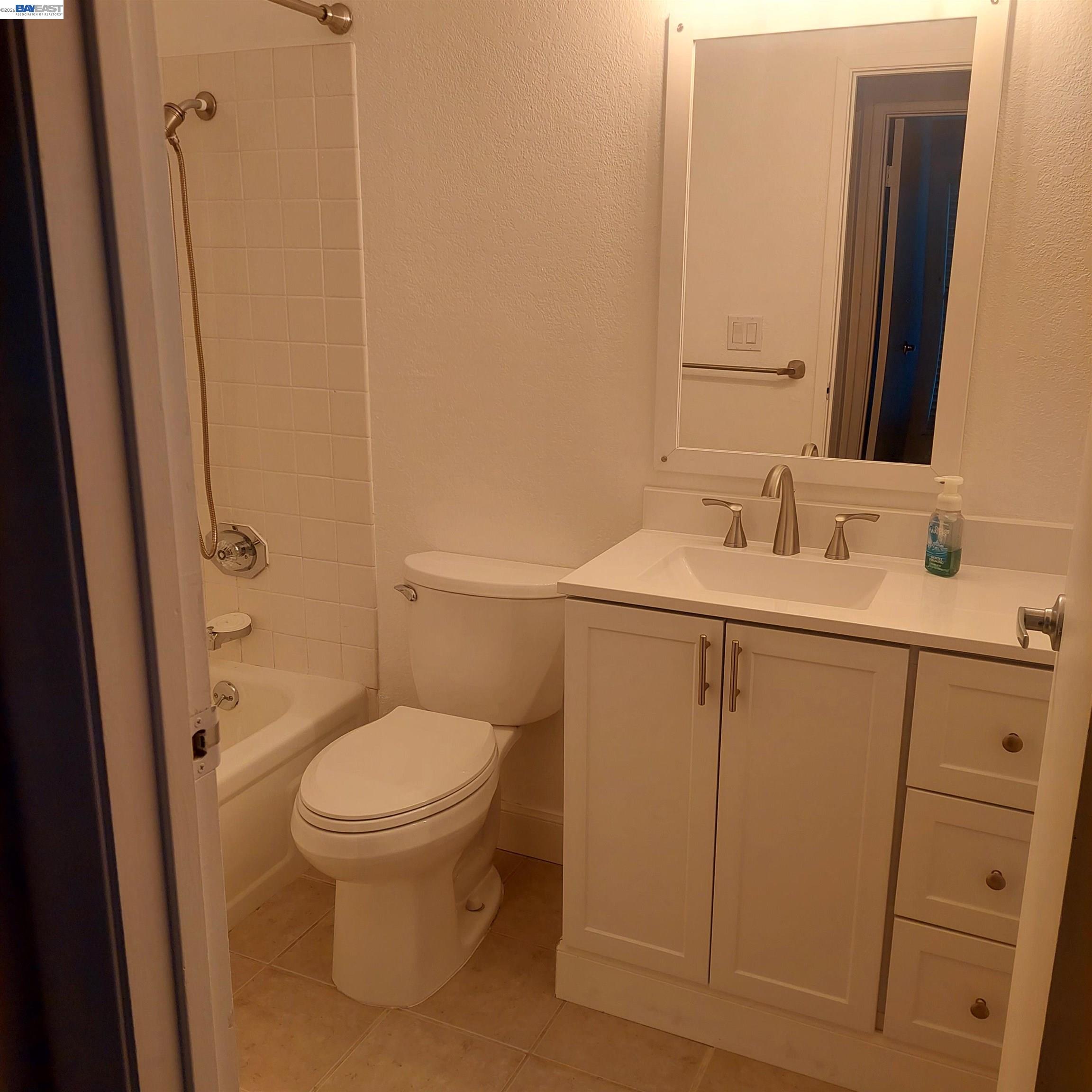 Detail Gallery Image 4 of 10 For 1544 Bailey Road #3,  Concord,  CA 94521 - 2 Beds | 2 Baths