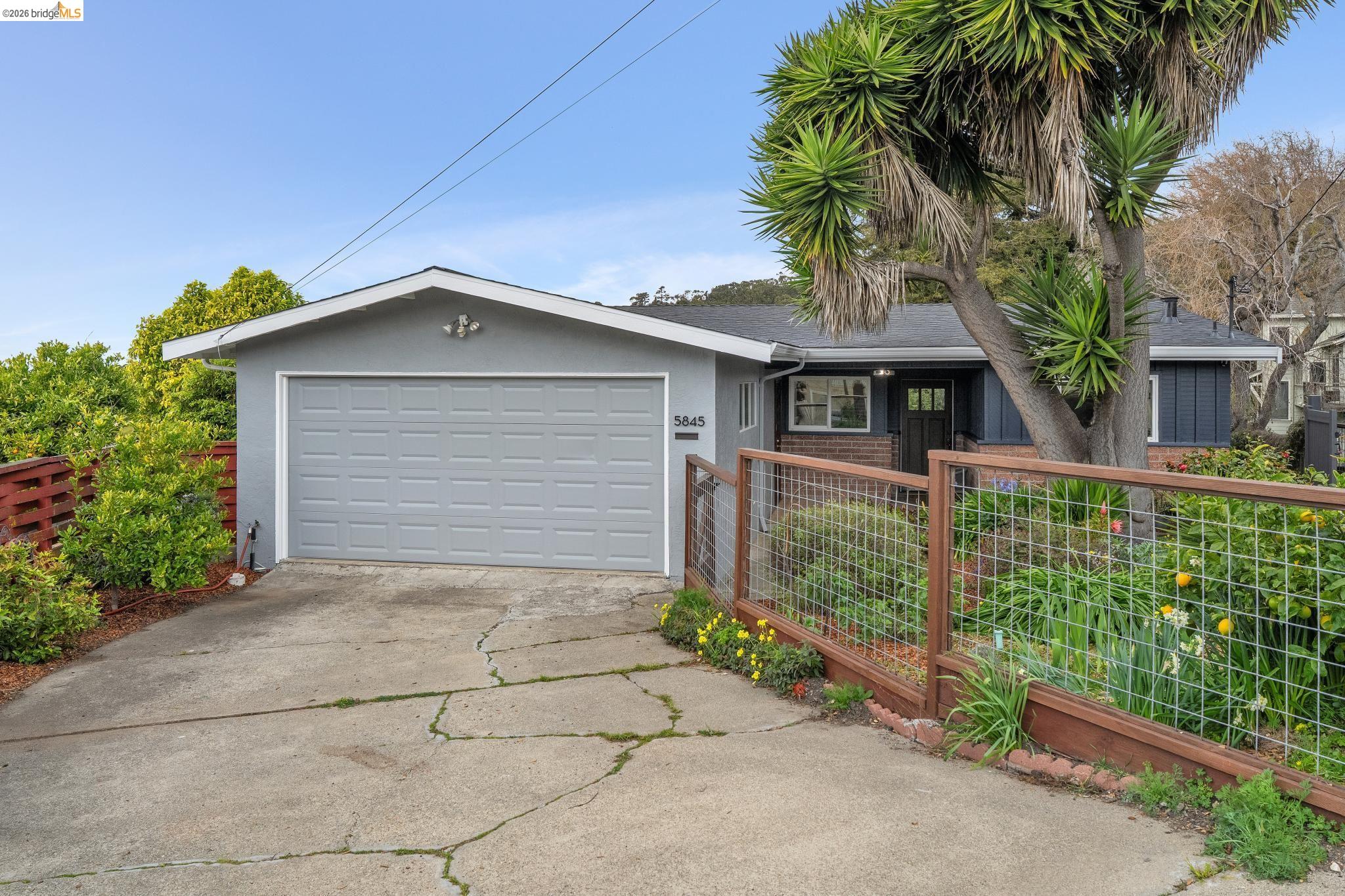 Detail Gallery Image 2 of 56 For 5845 Bernhard Ave, Richmond,  CA 94805 - 3 Beds | 1/1 Baths