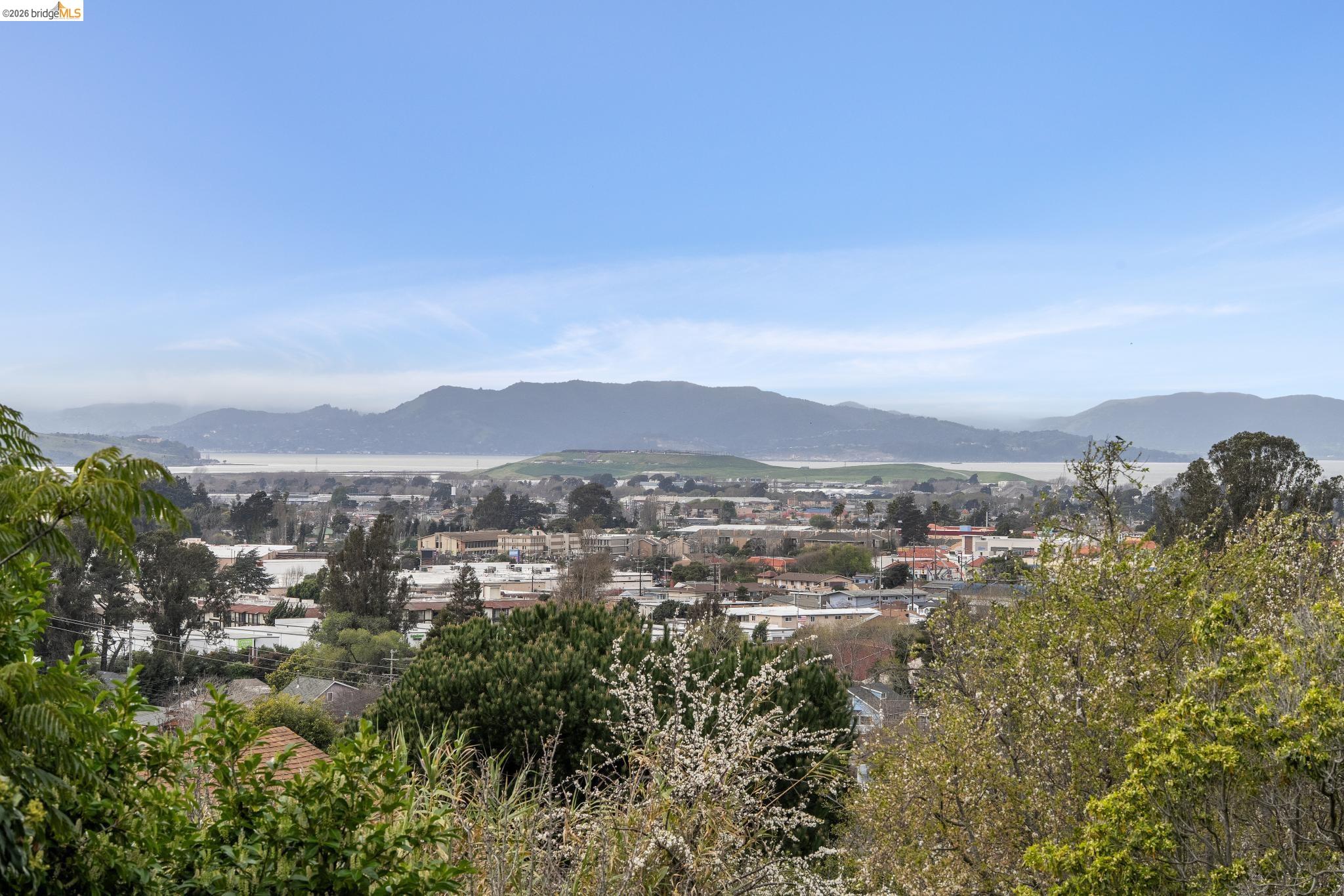 Detail Gallery Image 14 of 56 For 5845 Bernhard Ave, Richmond,  CA 94805 - 3 Beds | 1/1 Baths