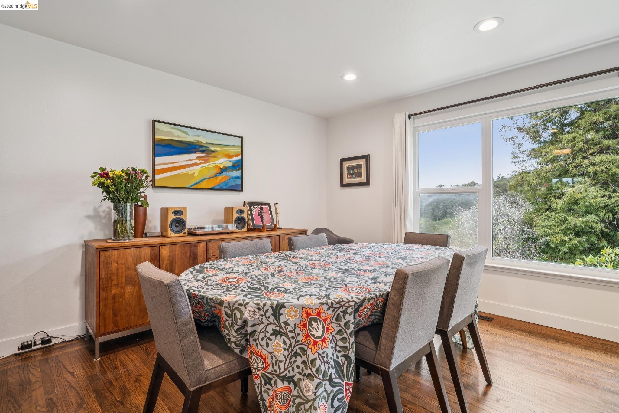 Detail Gallery Image 16 of 56 For 5845 Bernhard Ave, Richmond,  CA 94805 - 3 Beds | 1/1 Baths