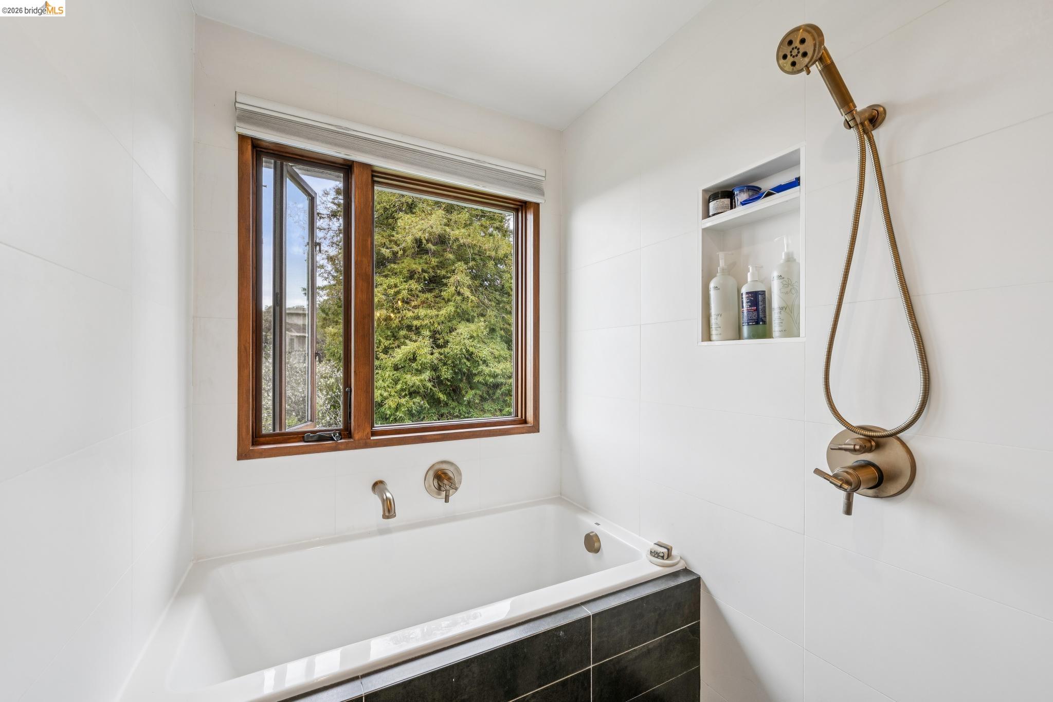 Detail Gallery Image 27 of 56 For 5845 Bernhard Ave, Richmond,  CA 94805 - 3 Beds | 1/1 Baths
