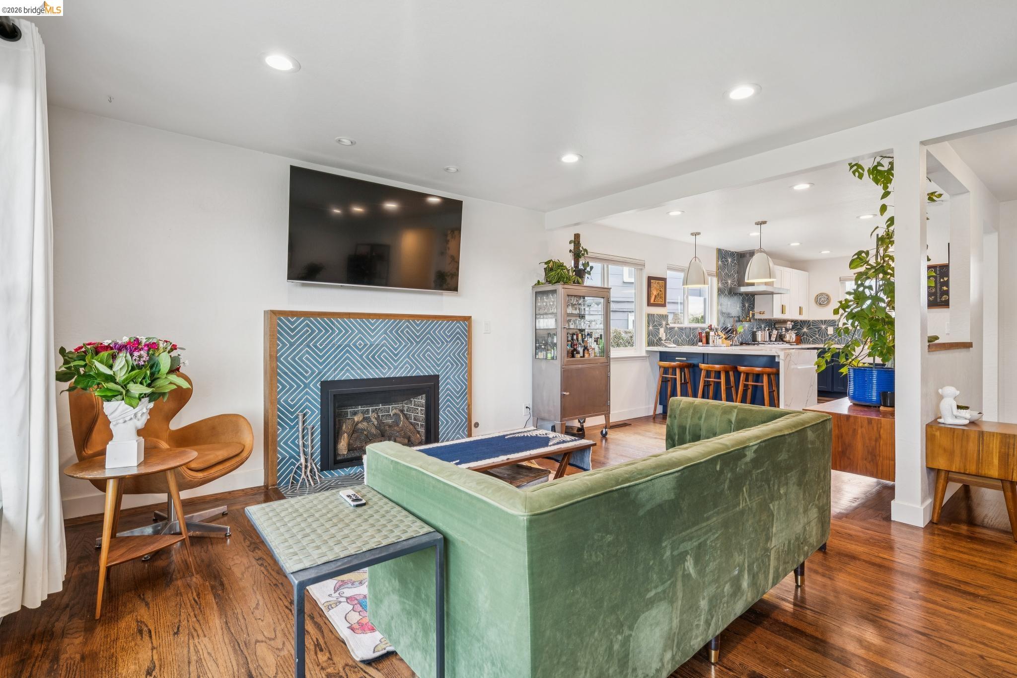 Detail Gallery Image 9 of 56 For 5845 Bernhard Ave, Richmond,  CA 94805 - 3 Beds | 1/1 Baths