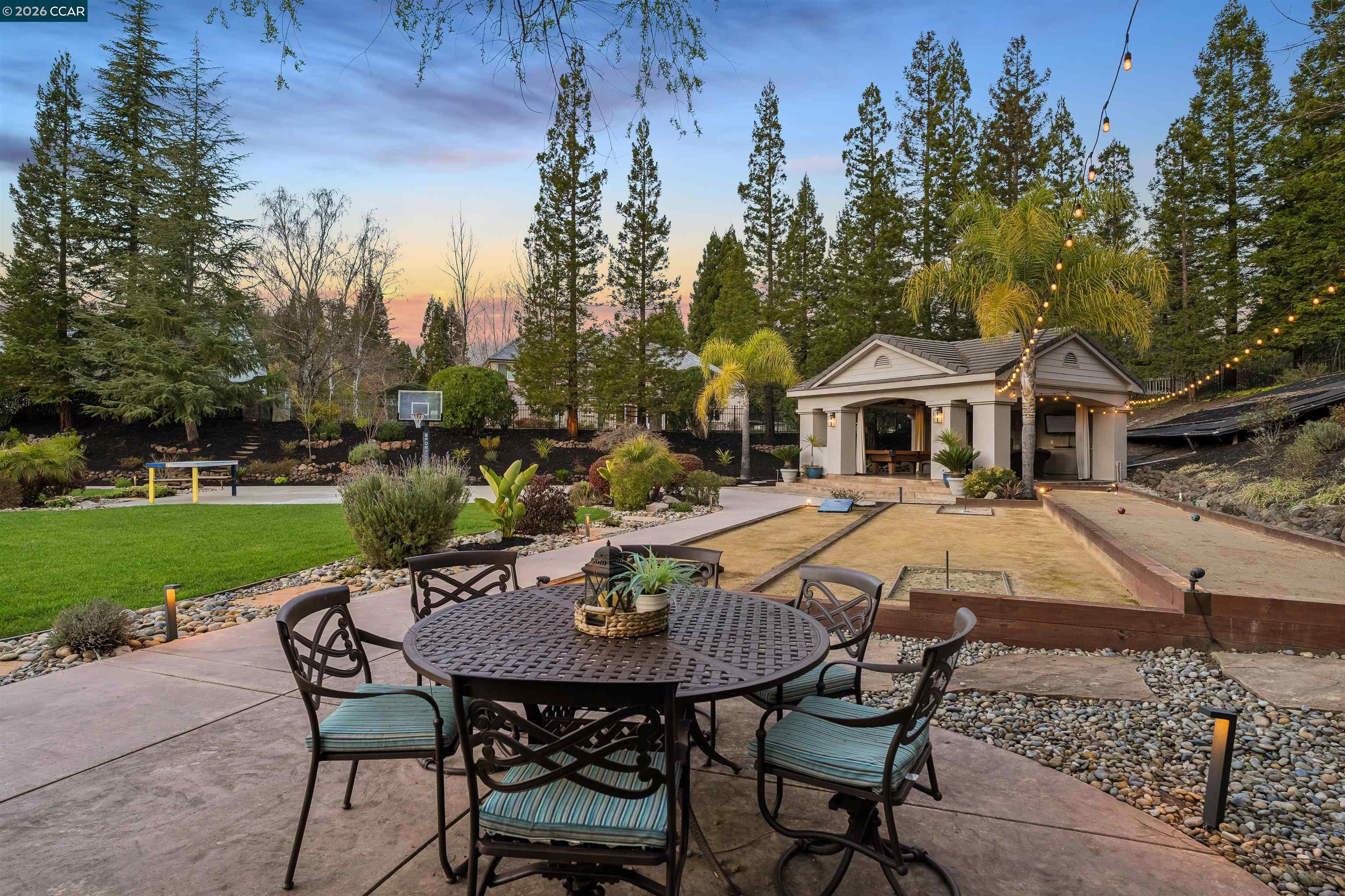 Detail Gallery Image 20 of 60 For 5411 Blackhawk Dr, Danville,  CA 94506 - 4 Beds | 4/1 Baths