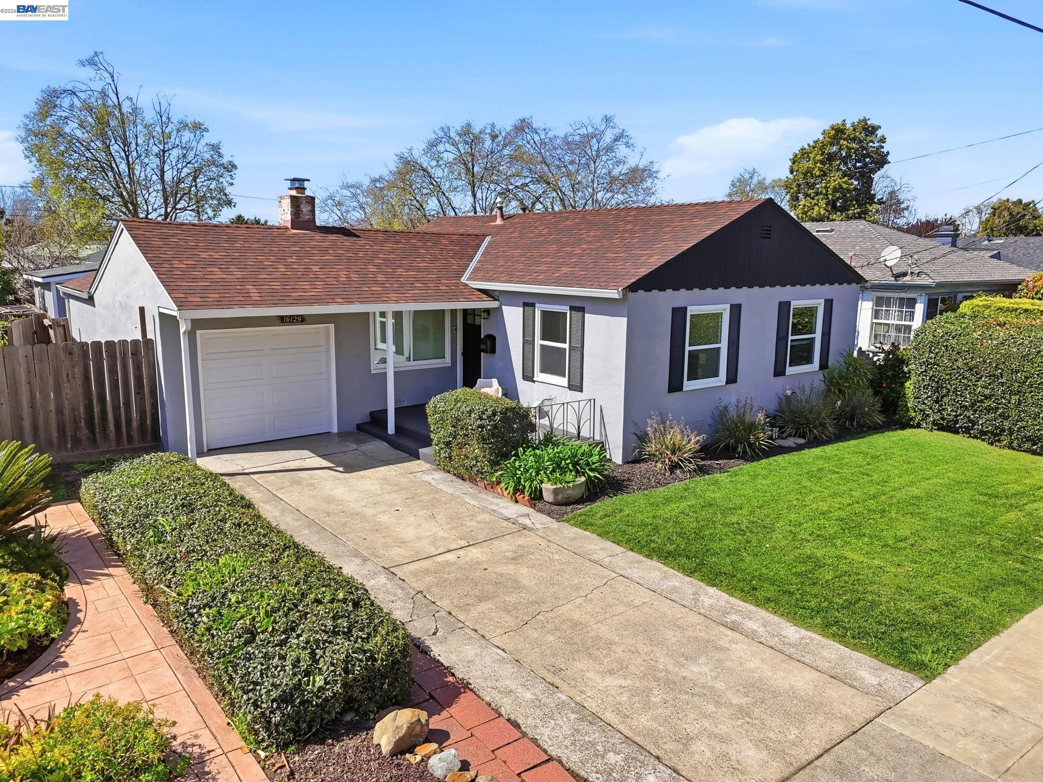 Detail Gallery Image 2 of 24 For 16129 via Pinale, San Lorenzo,  CA 94580 - 3 Beds | 1 Baths