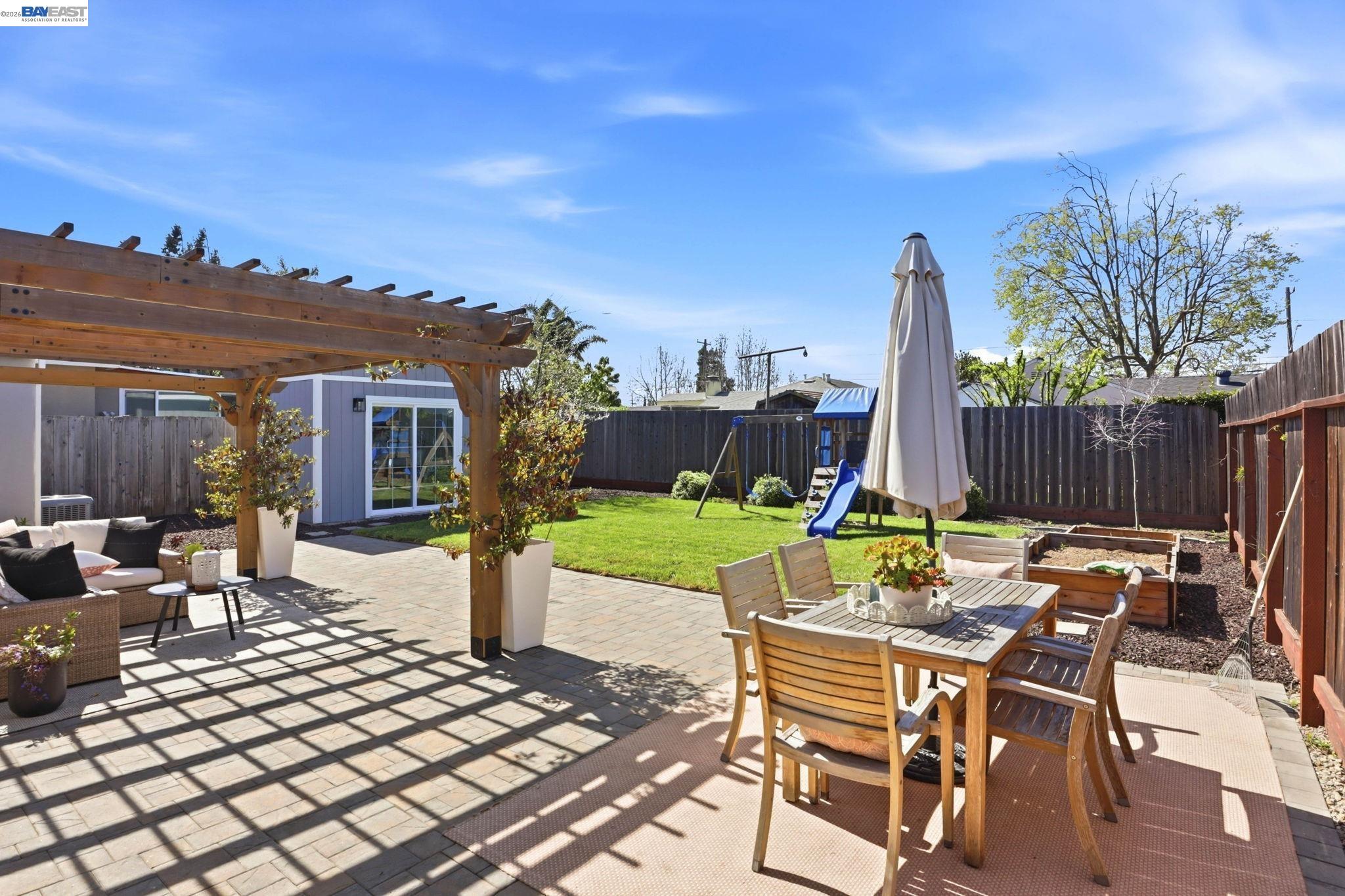 Detail Gallery Image 15 of 24 For 16129 via Pinale, San Lorenzo,  CA 94580 - 3 Beds | 1 Baths