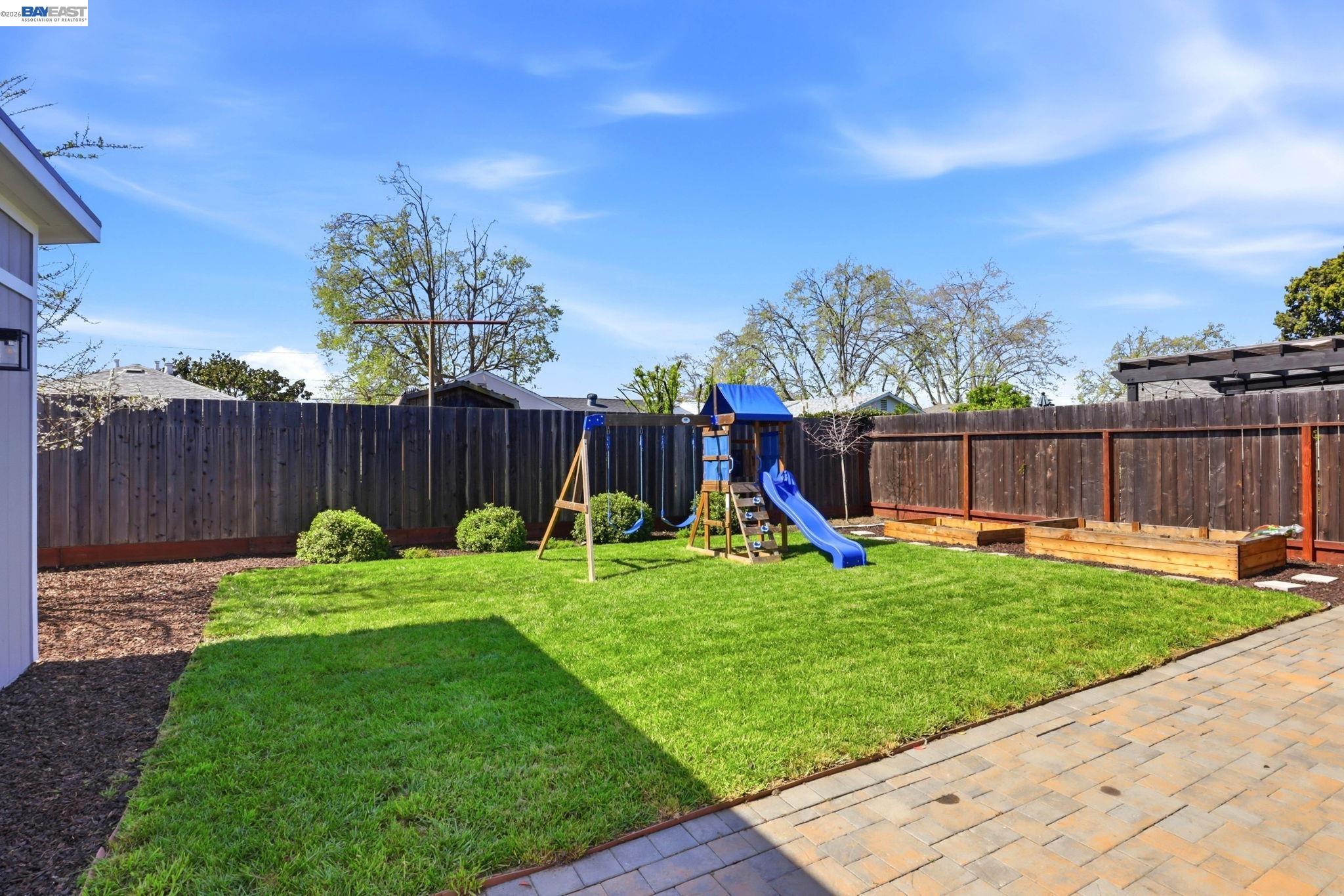 Detail Gallery Image 18 of 24 For 16129 via Pinale, San Lorenzo,  CA 94580 - 3 Beds | 1 Baths