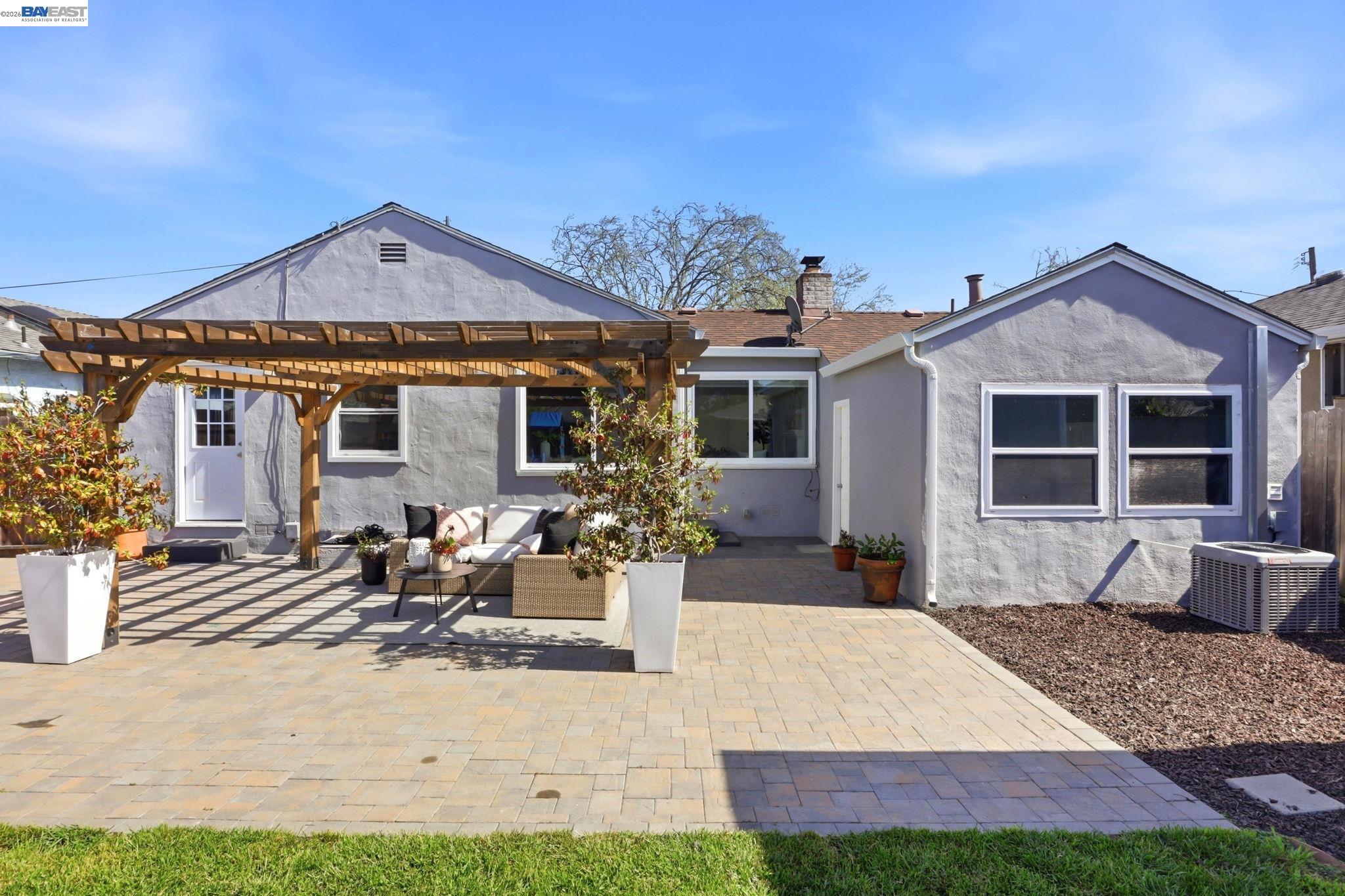 Detail Gallery Image 19 of 24 For 16129 via Pinale, San Lorenzo,  CA 94580 - 3 Beds | 1 Baths