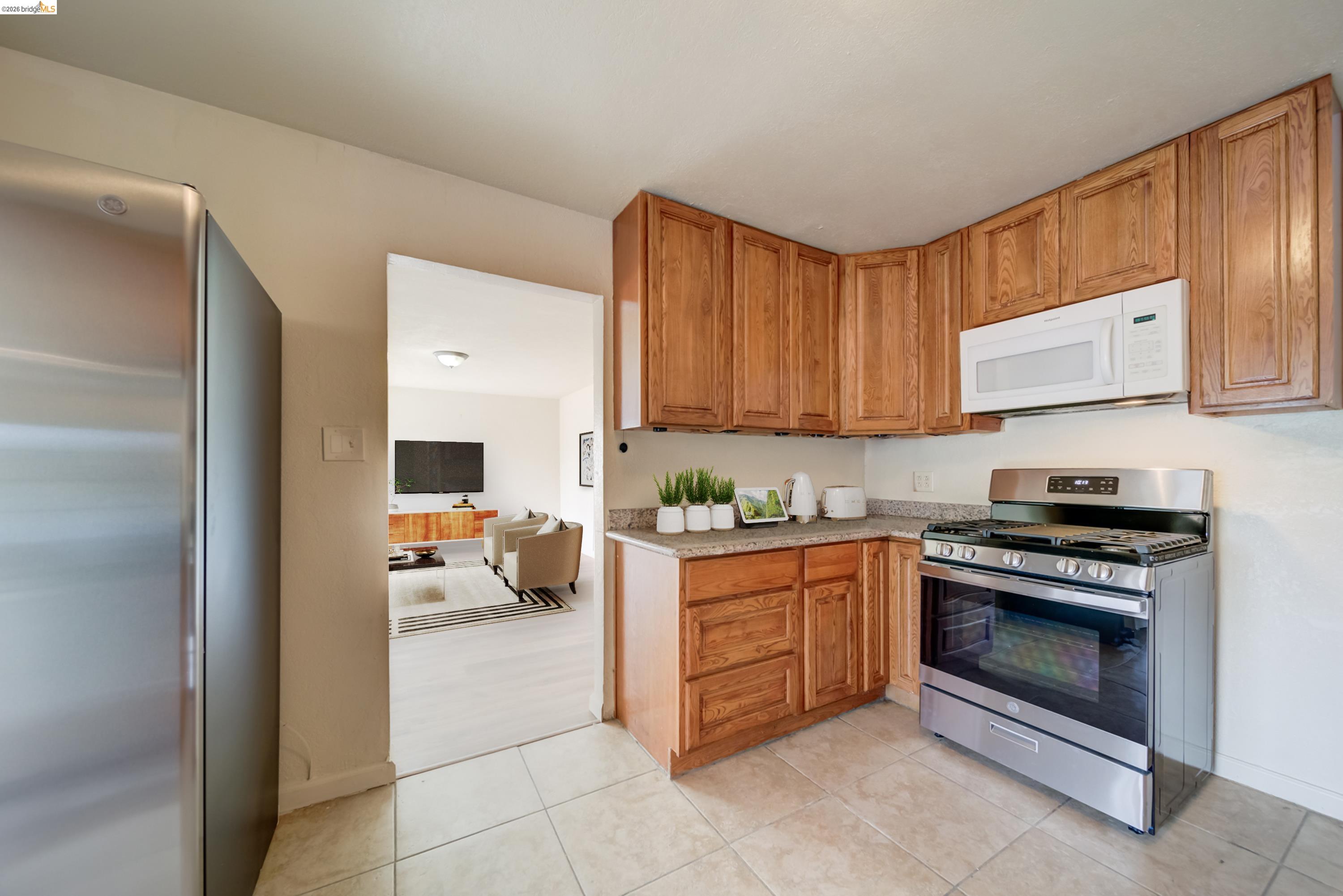 Detail Gallery Image 15 of 35 For 844 37th St, Richmond,  CA 94805 - 5 Beds | 2 Baths