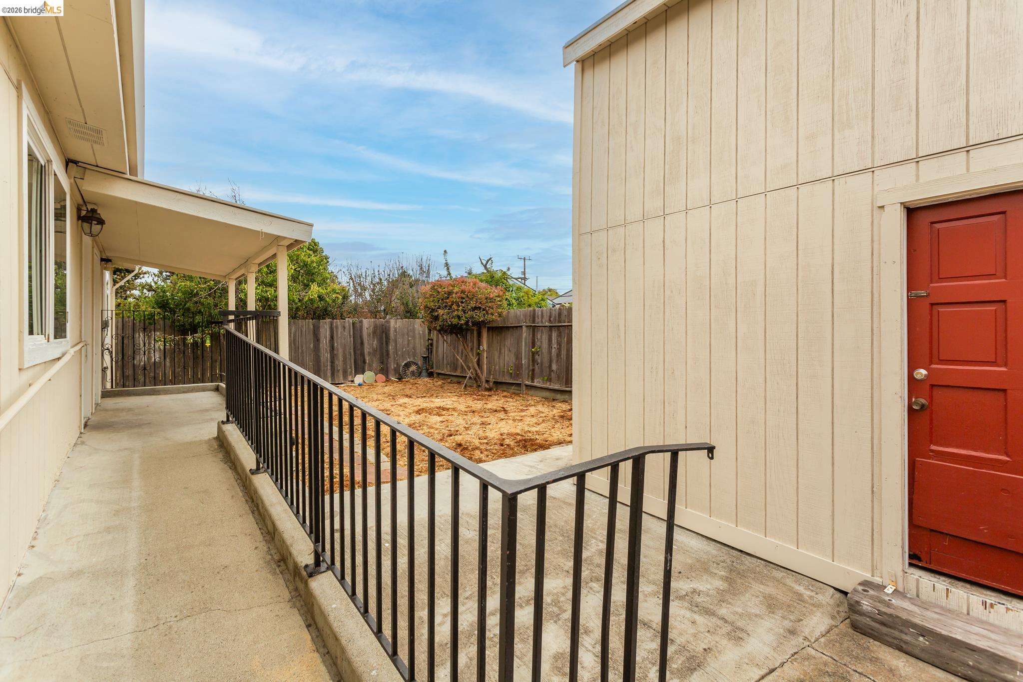Detail Gallery Image 4 of 35 For 844 37th St, Richmond,  CA 94805 - 5 Beds | 2 Baths